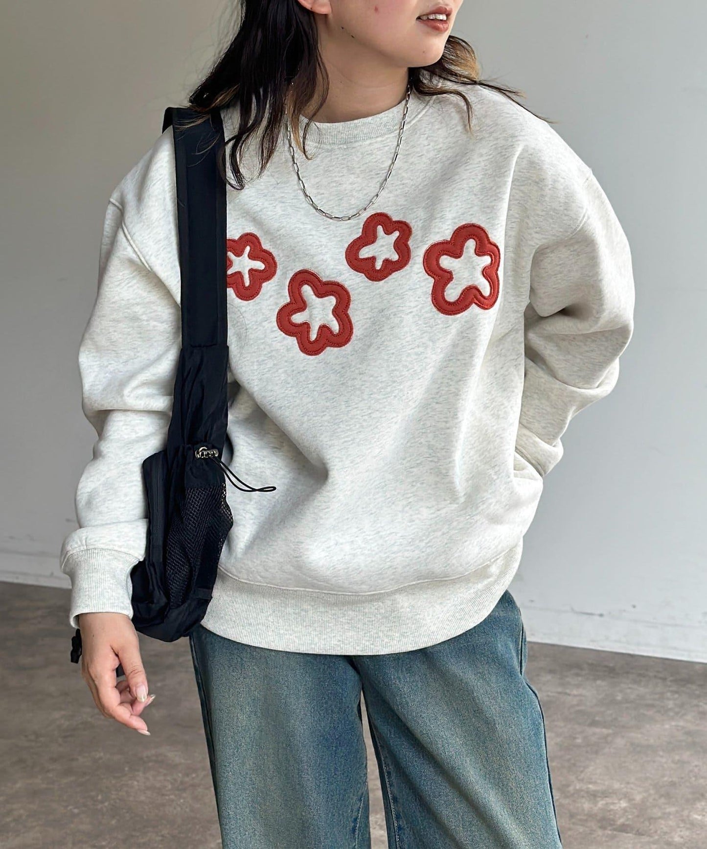 加絨花朵貼布衛衣