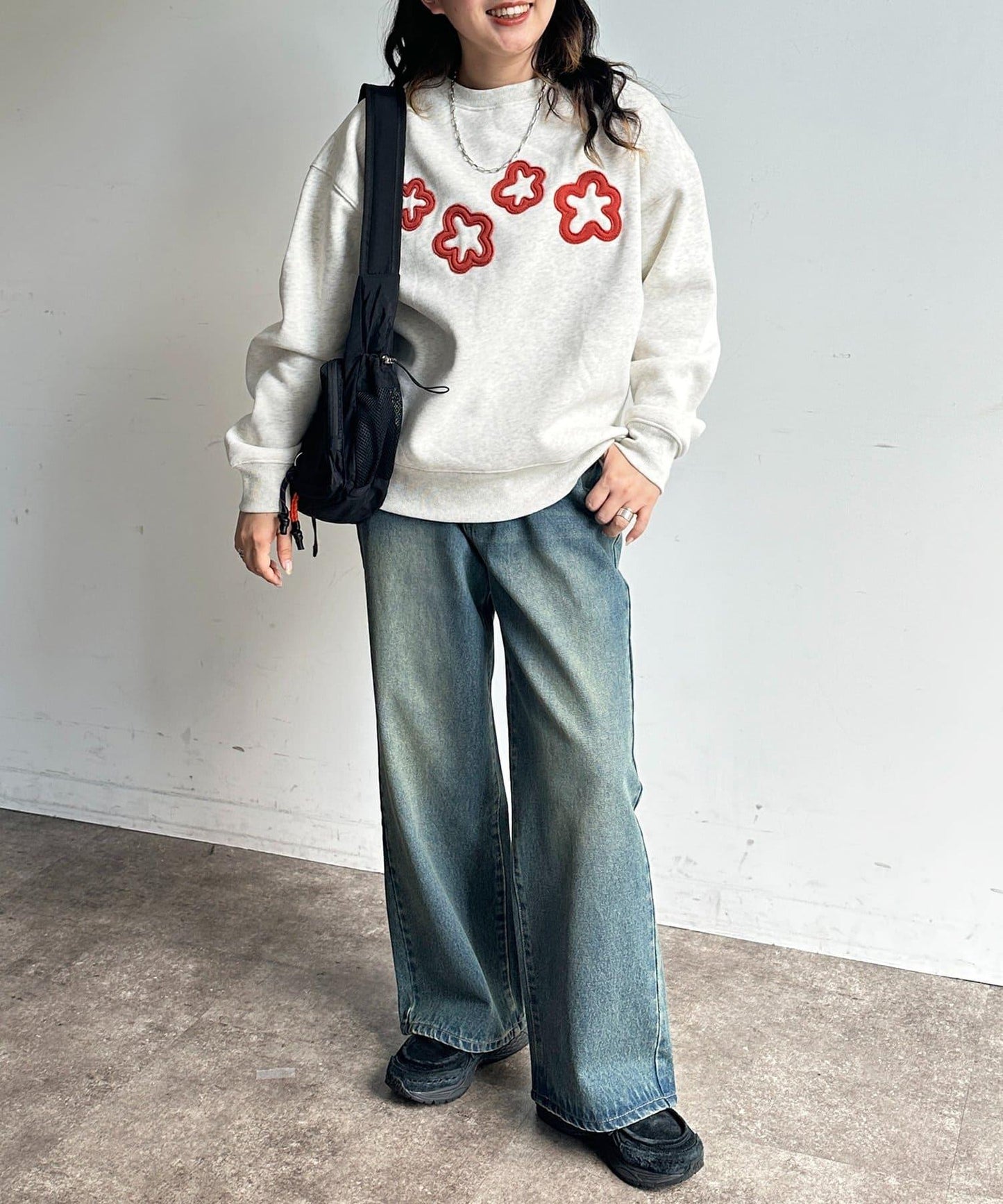 加絨花朵貼布衛衣