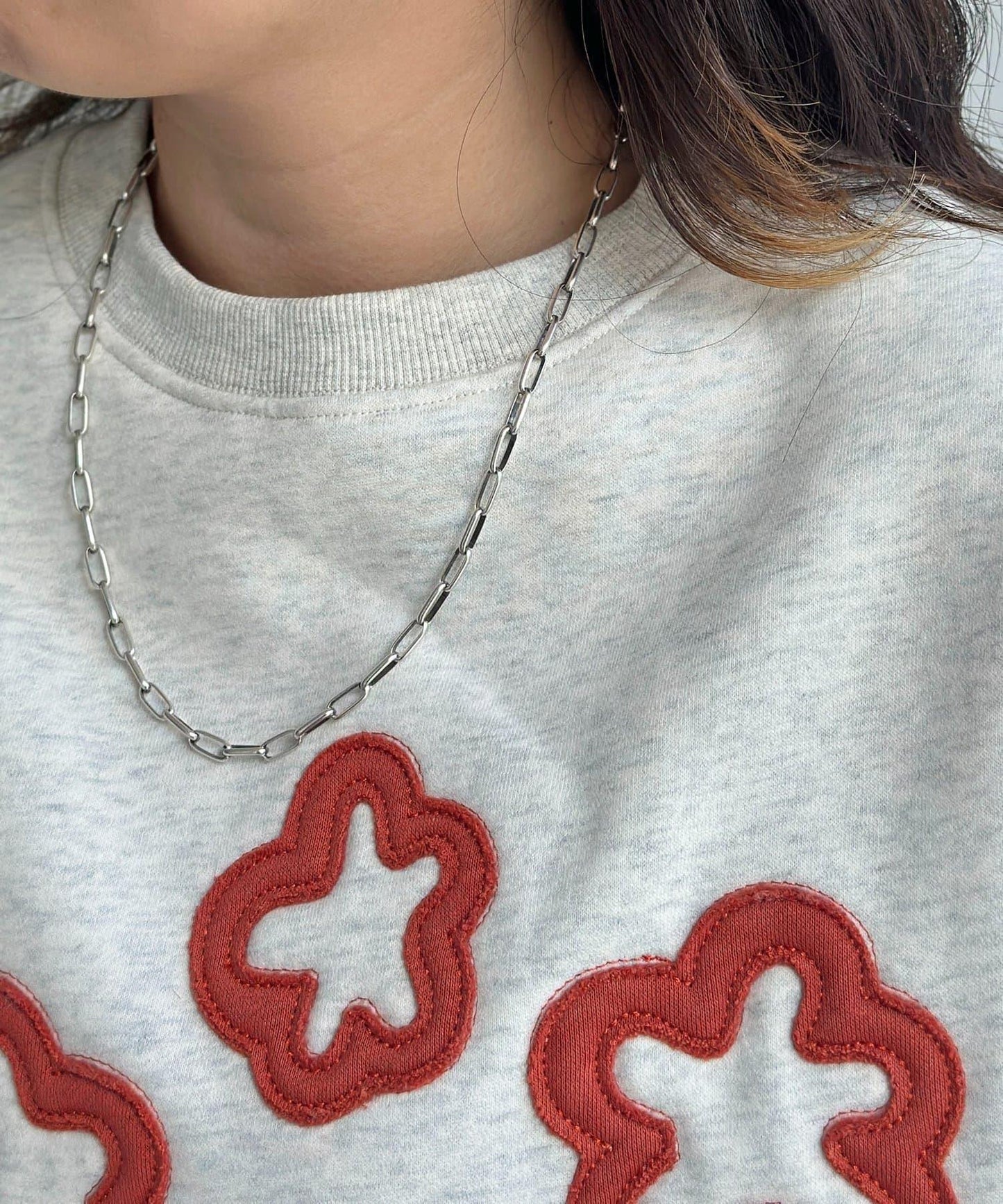 加絨花朵貼布衛衣