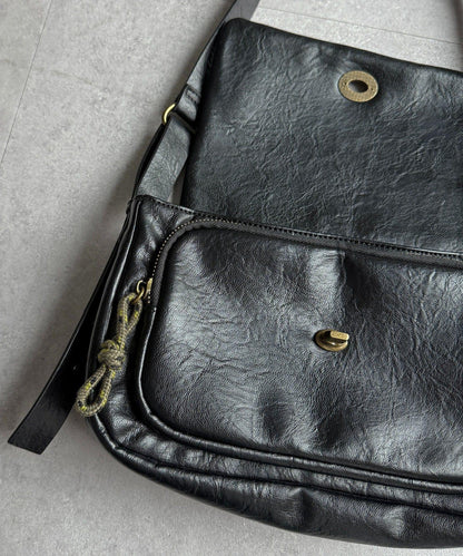 旋轉鎖雙帶皮革包