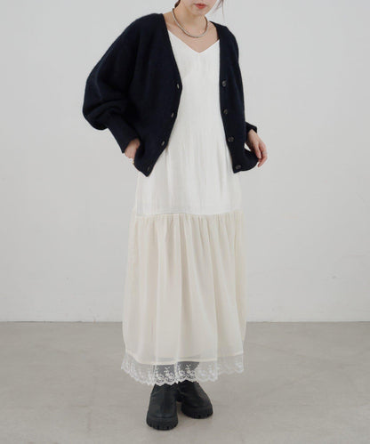 拼接蕾絲下襬緞面吊帶連衣裙