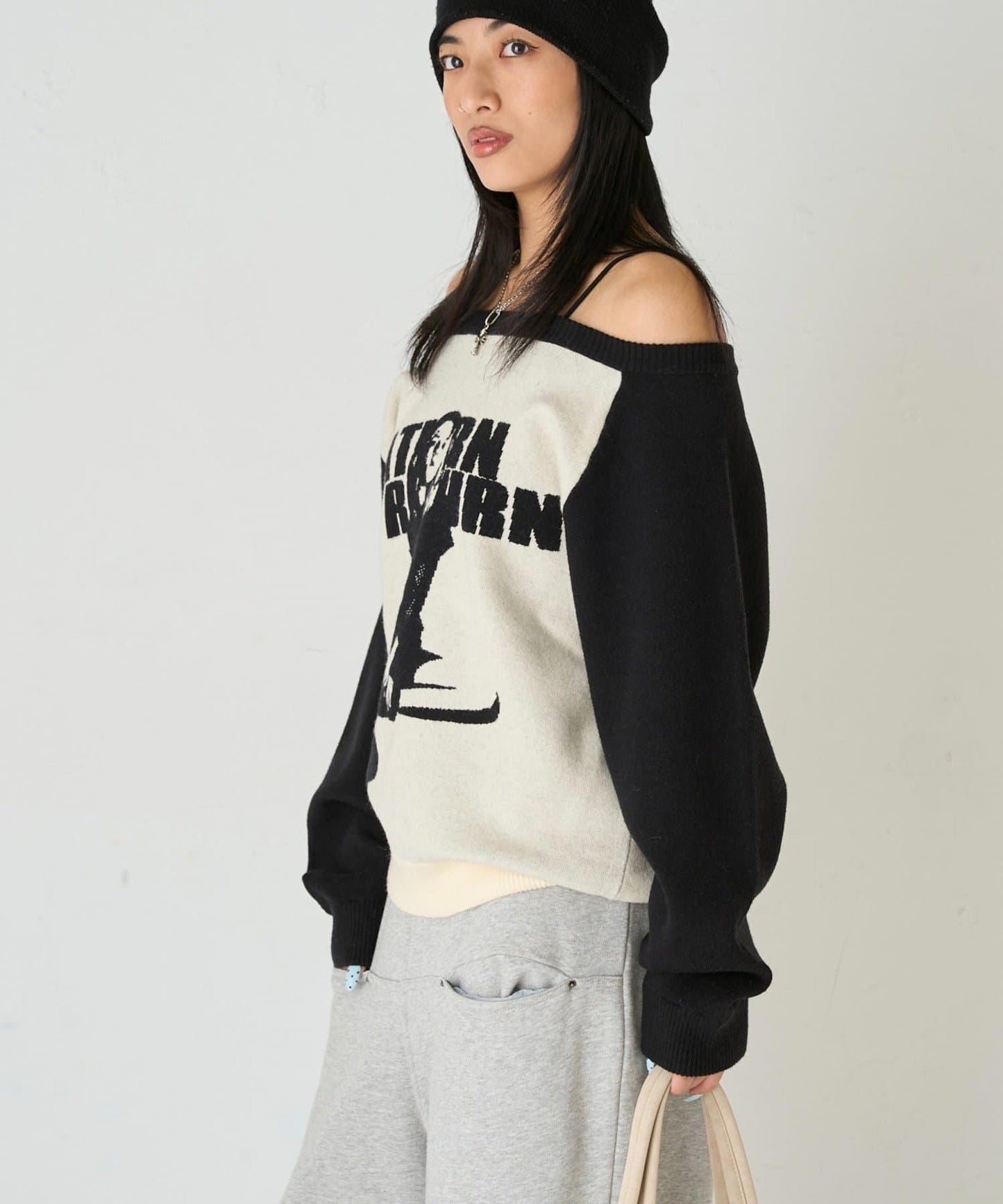 夏洛特一字肩針織衫