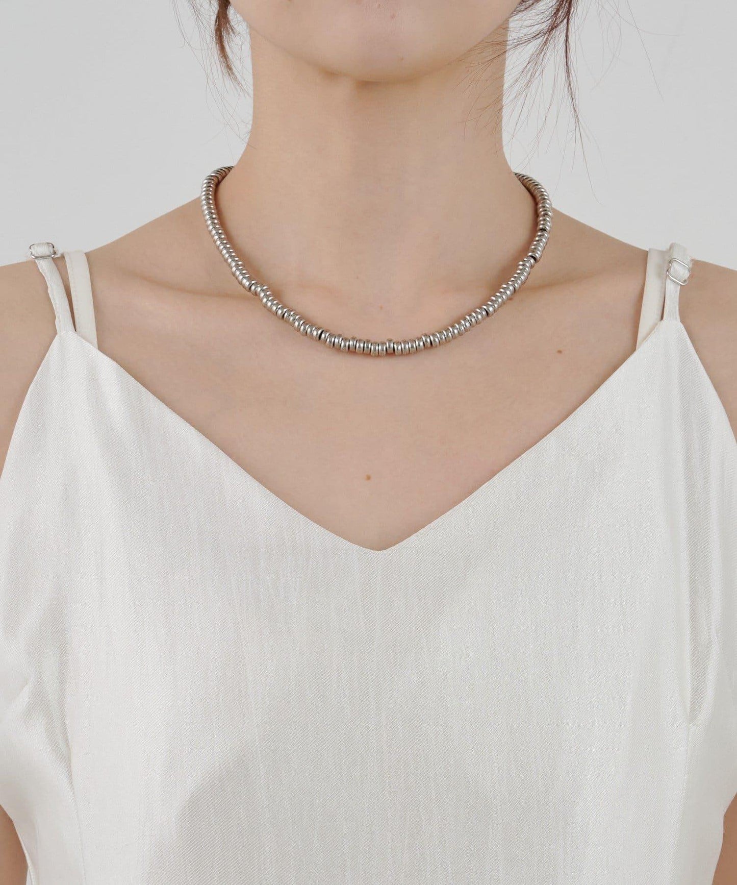 拼接蕾絲下襬緞面吊帶連衣裙