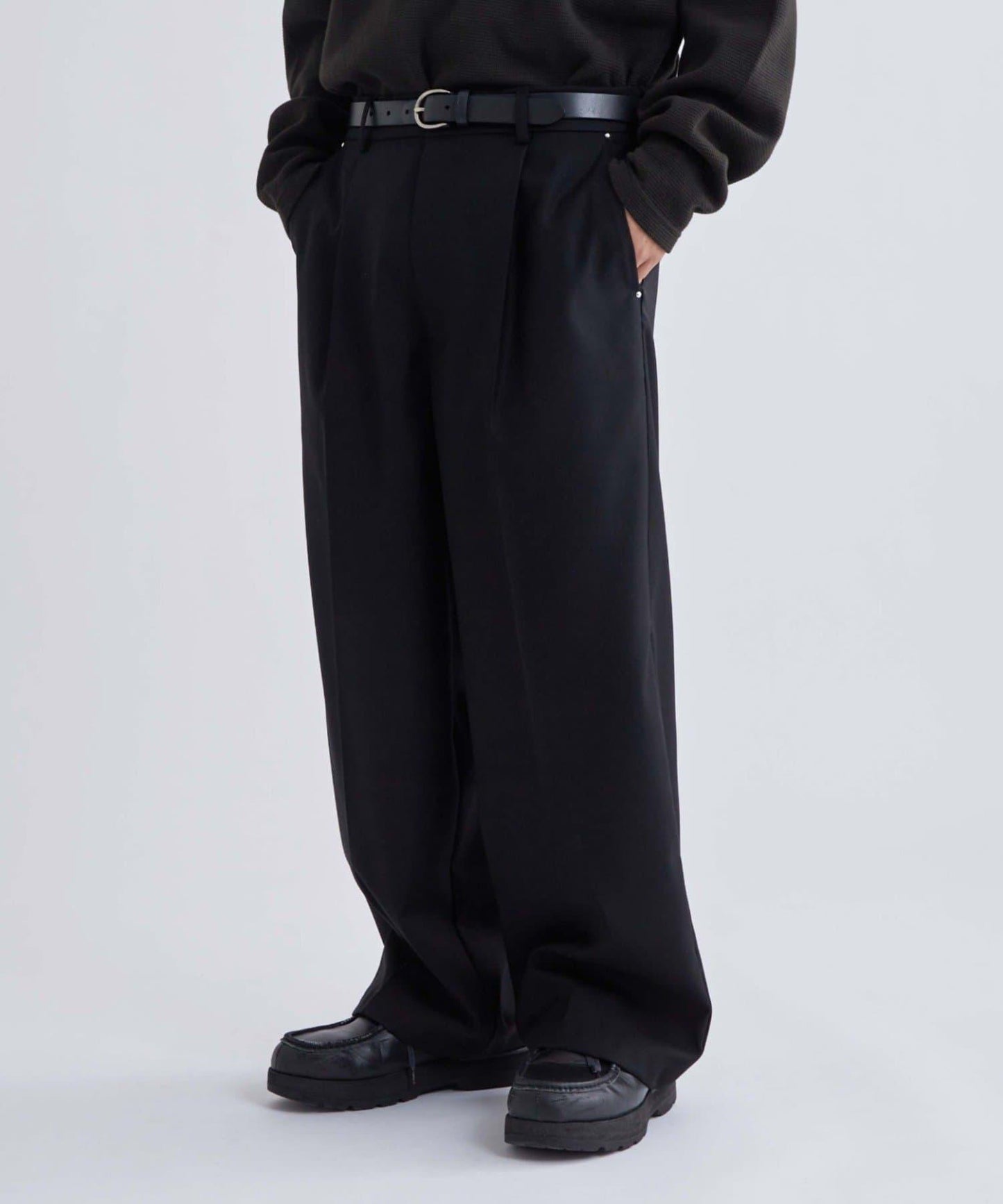 【WHO'S WHO gallery】單褶錐形休閒褲