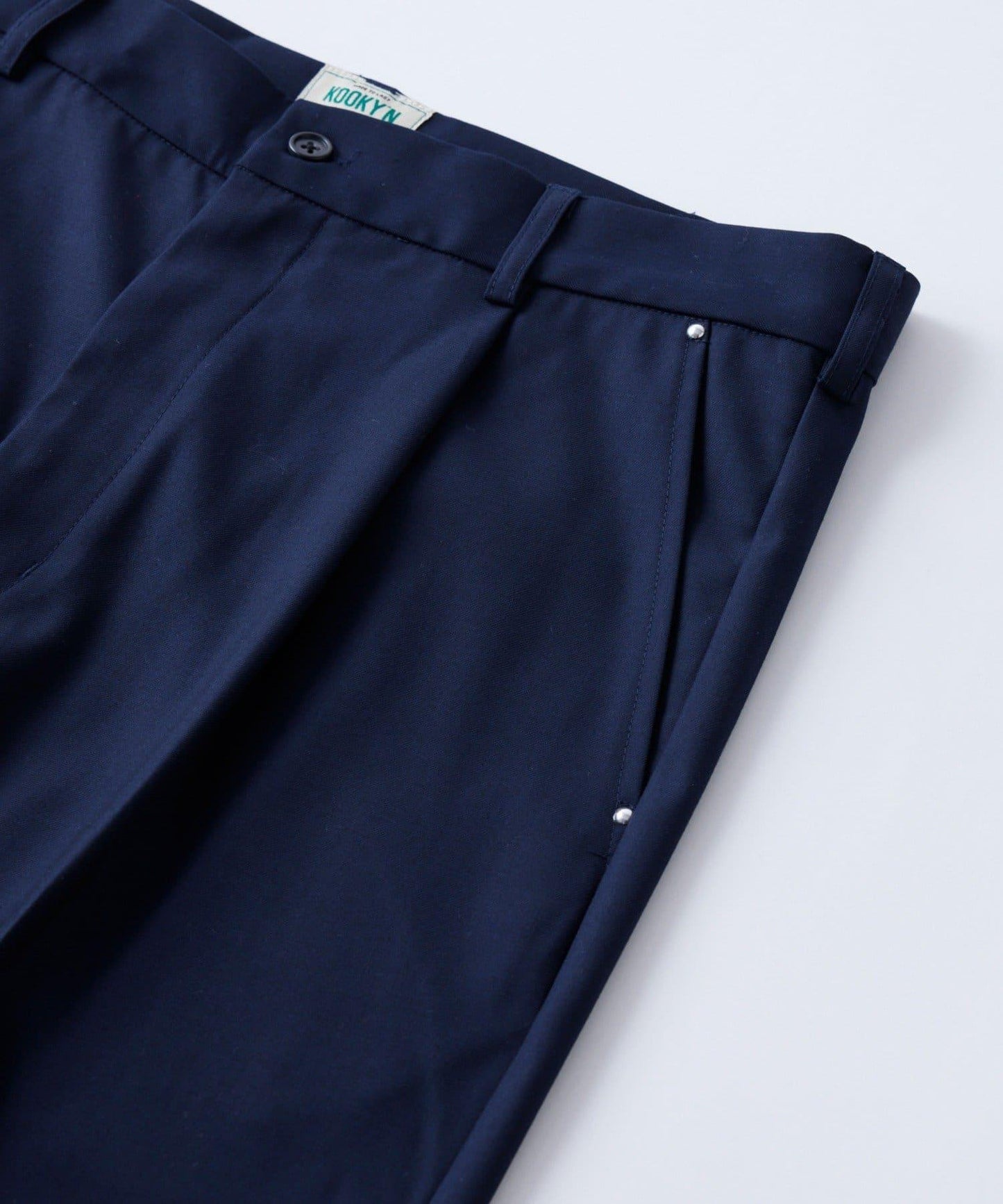 【KOOKY’N】TR單褶錐形休閒褲