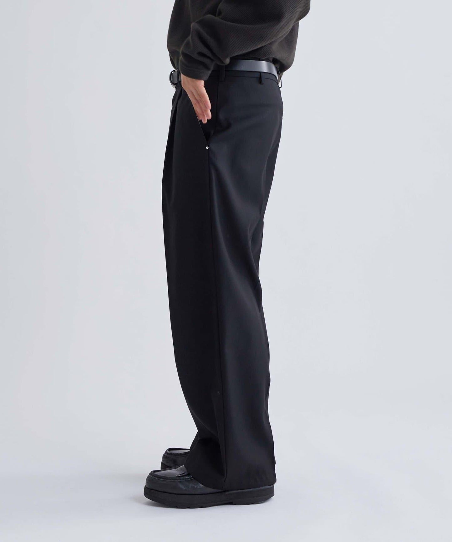 【KOOKY’N】TR單褶錐形休閒褲