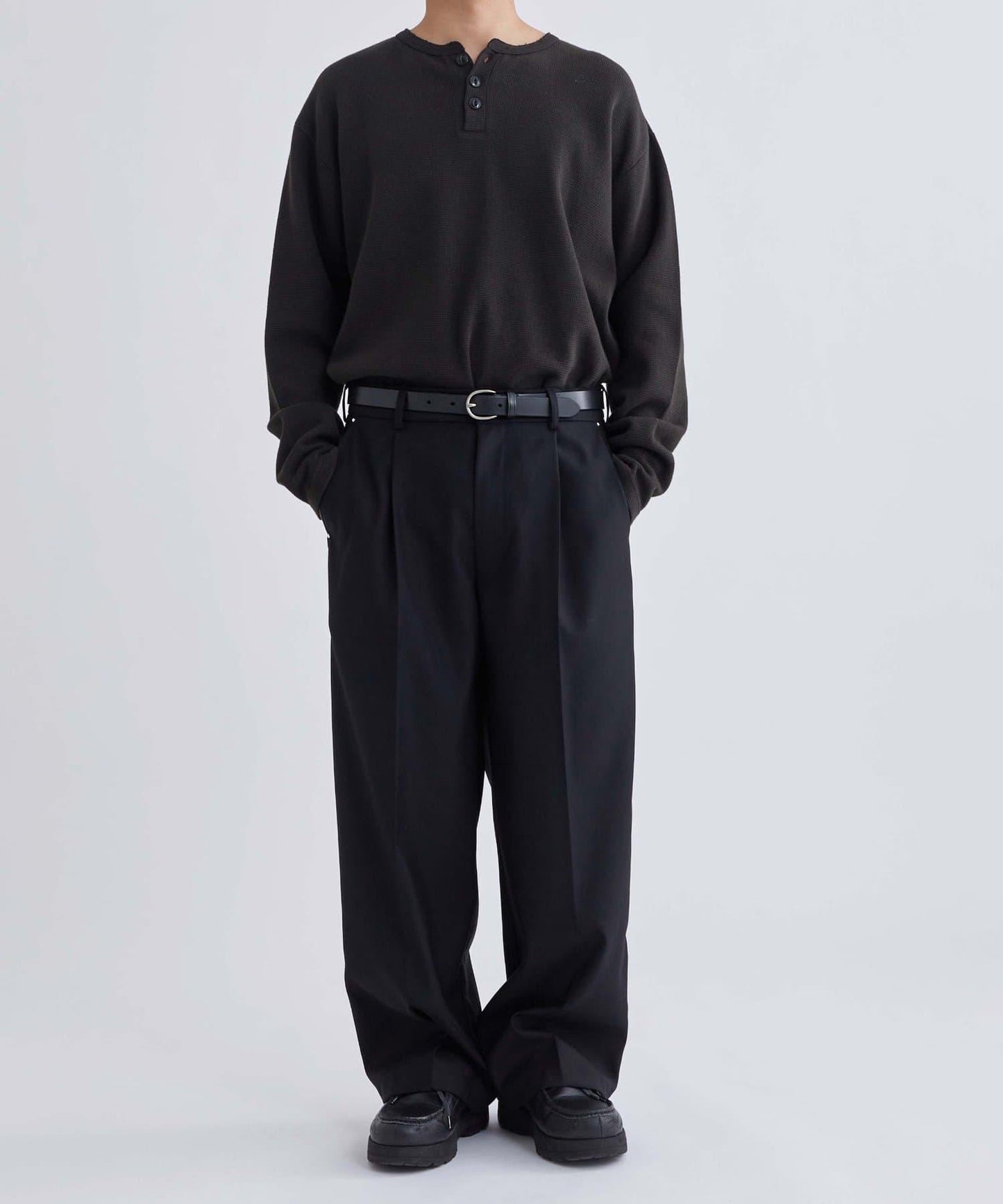 【WHO'S WHO gallery】單褶錐形休閒褲