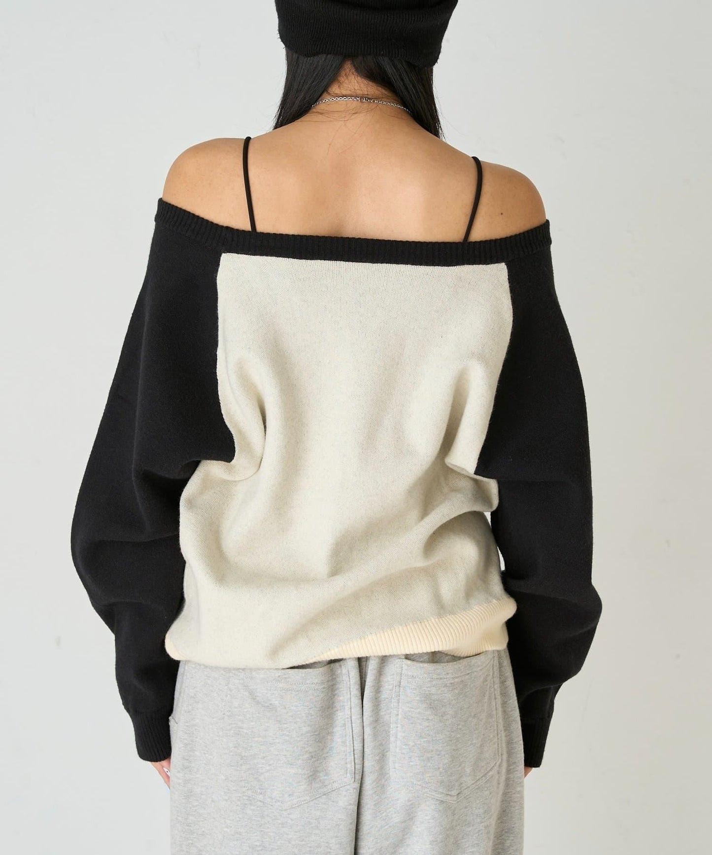 夏洛特一字肩針織衫