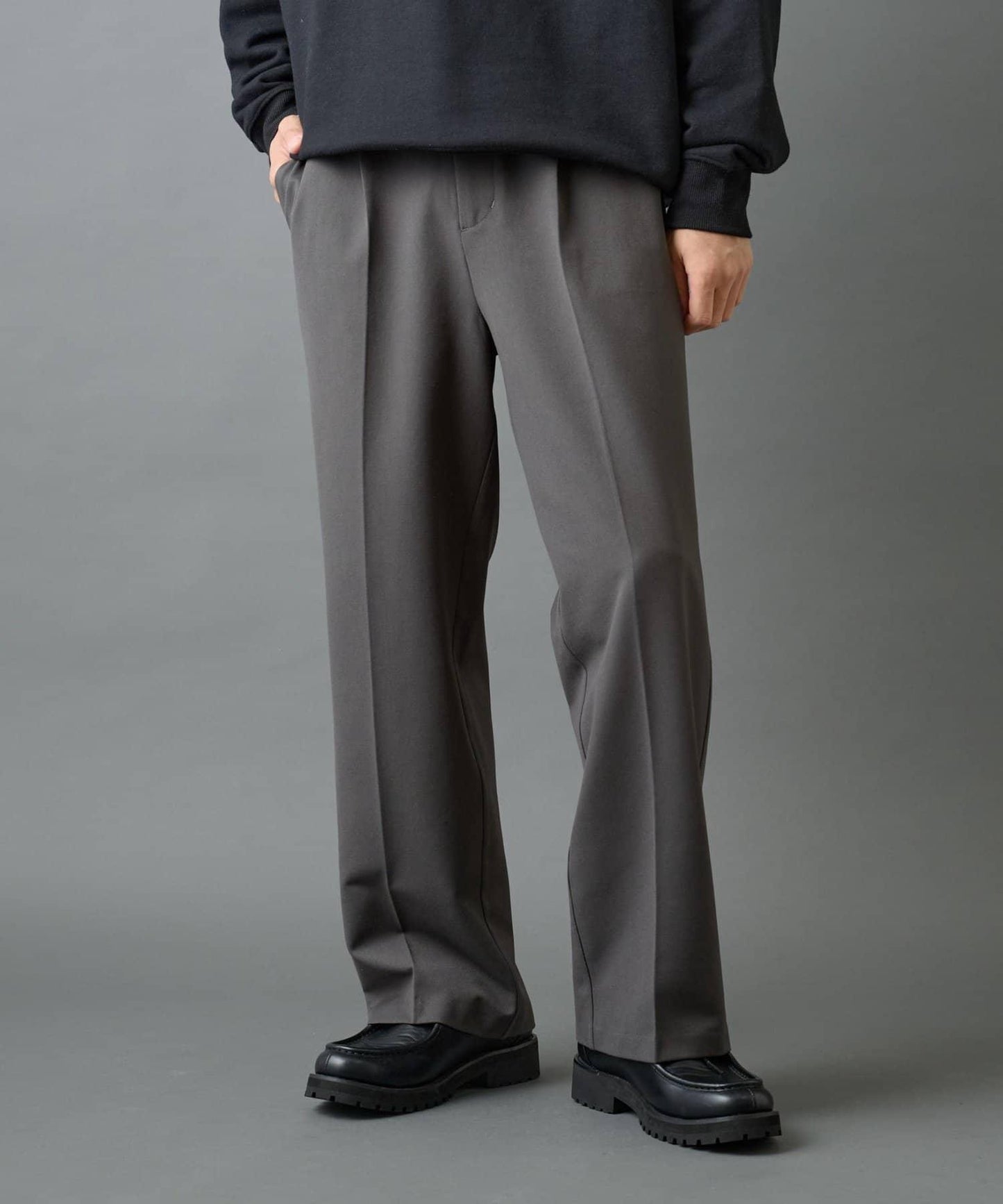 背部彈力羊毛寬鬆西裝褲