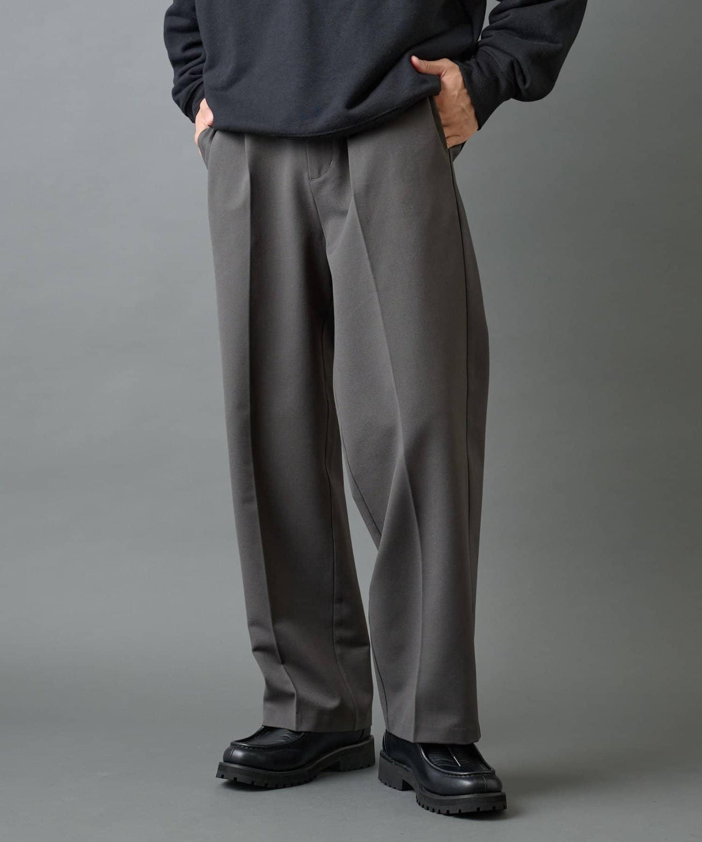 背部彈力羊毛寬鬆西裝褲