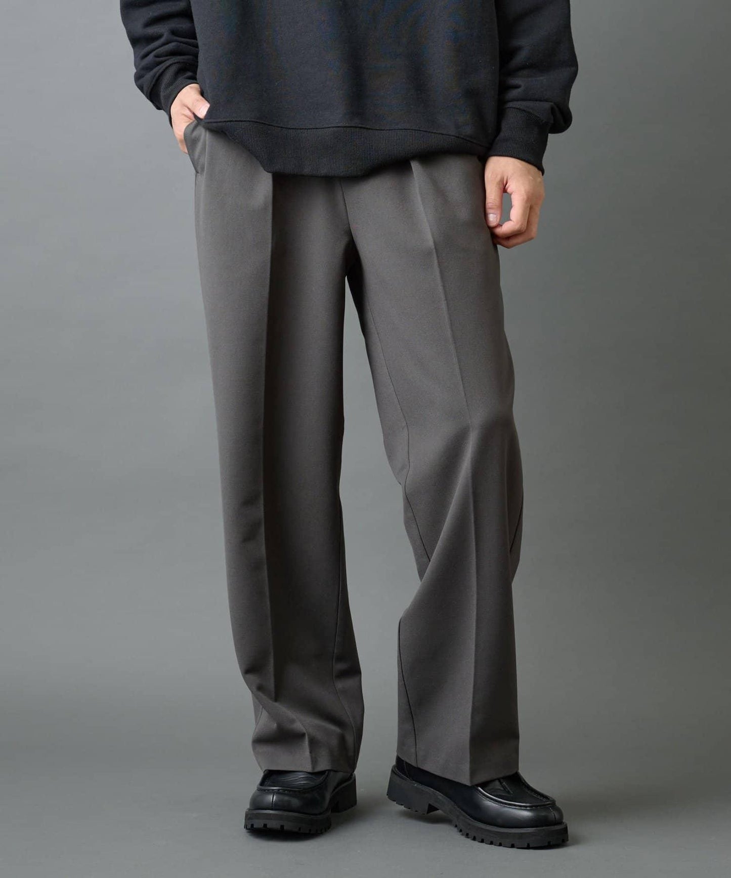 背部彈力羊毛寬鬆西裝褲