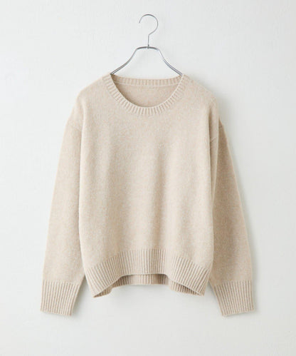 柔軟圓領針織套頭衫