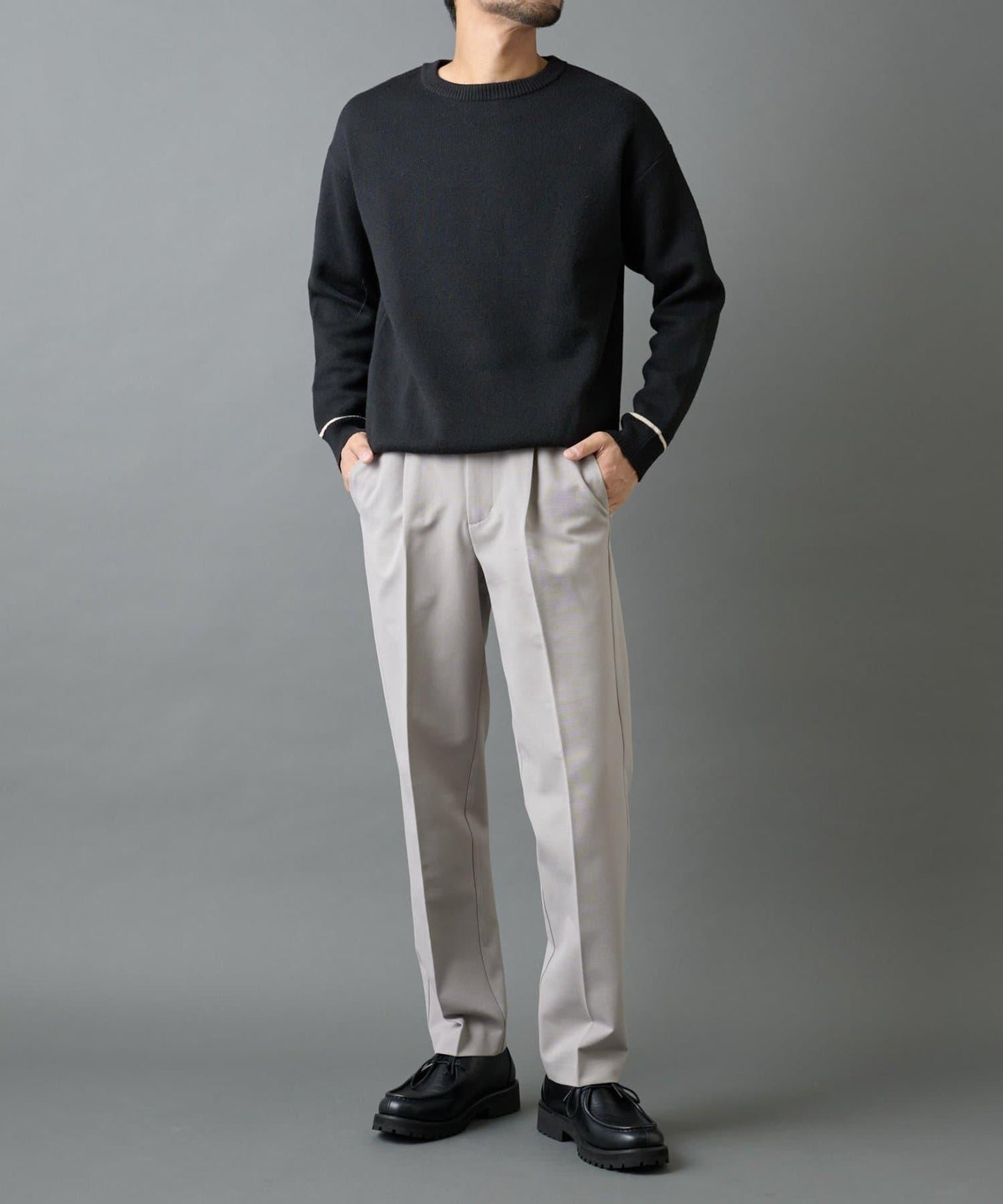 後開衩羊毛錐形休閒褲