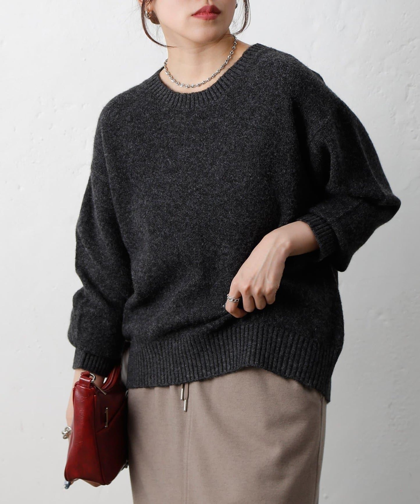 柔軟圓領針織套頭衫