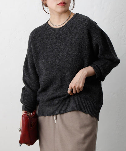 柔軟圓領針織套頭衫