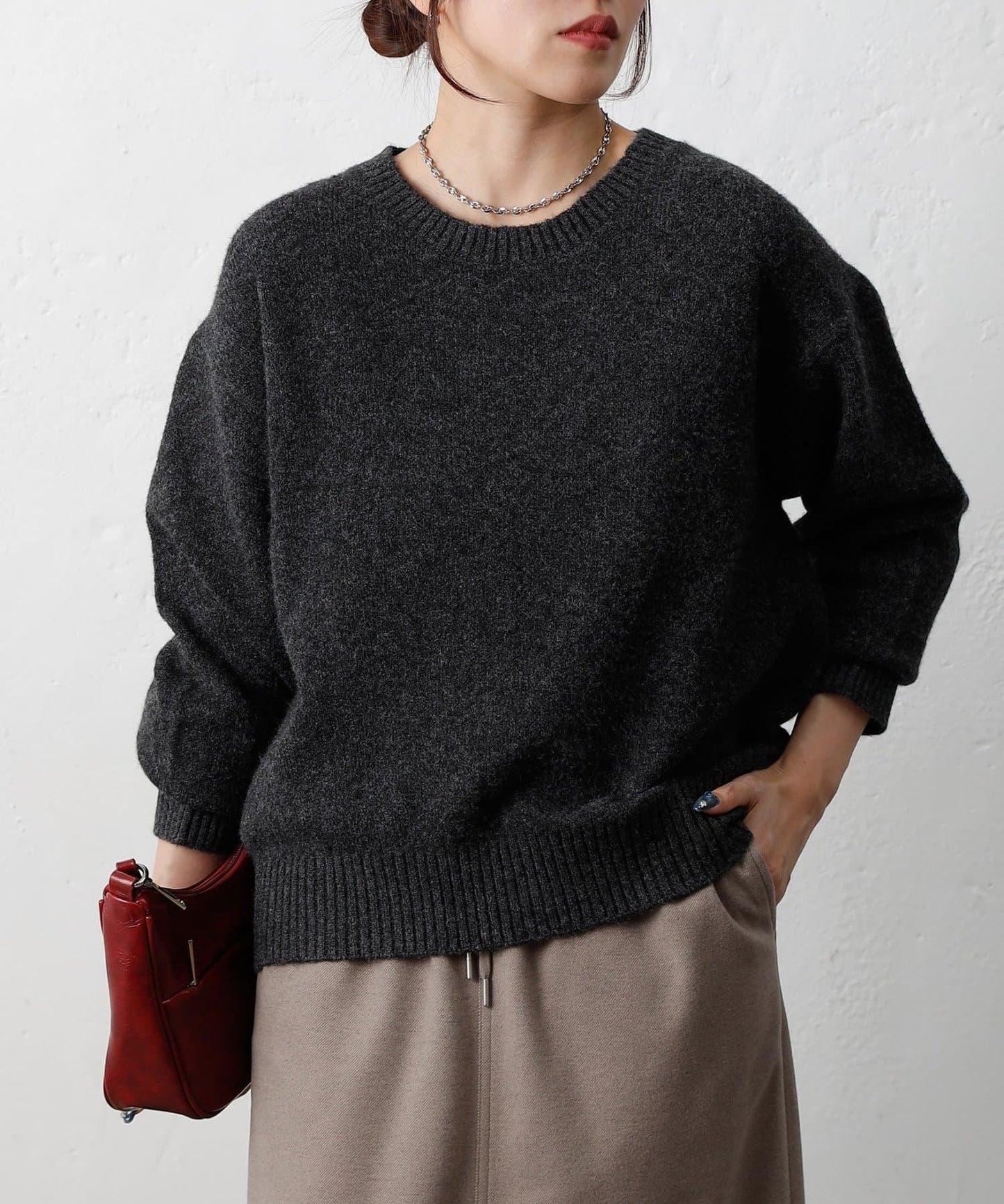 柔軟圓領針織套頭衫