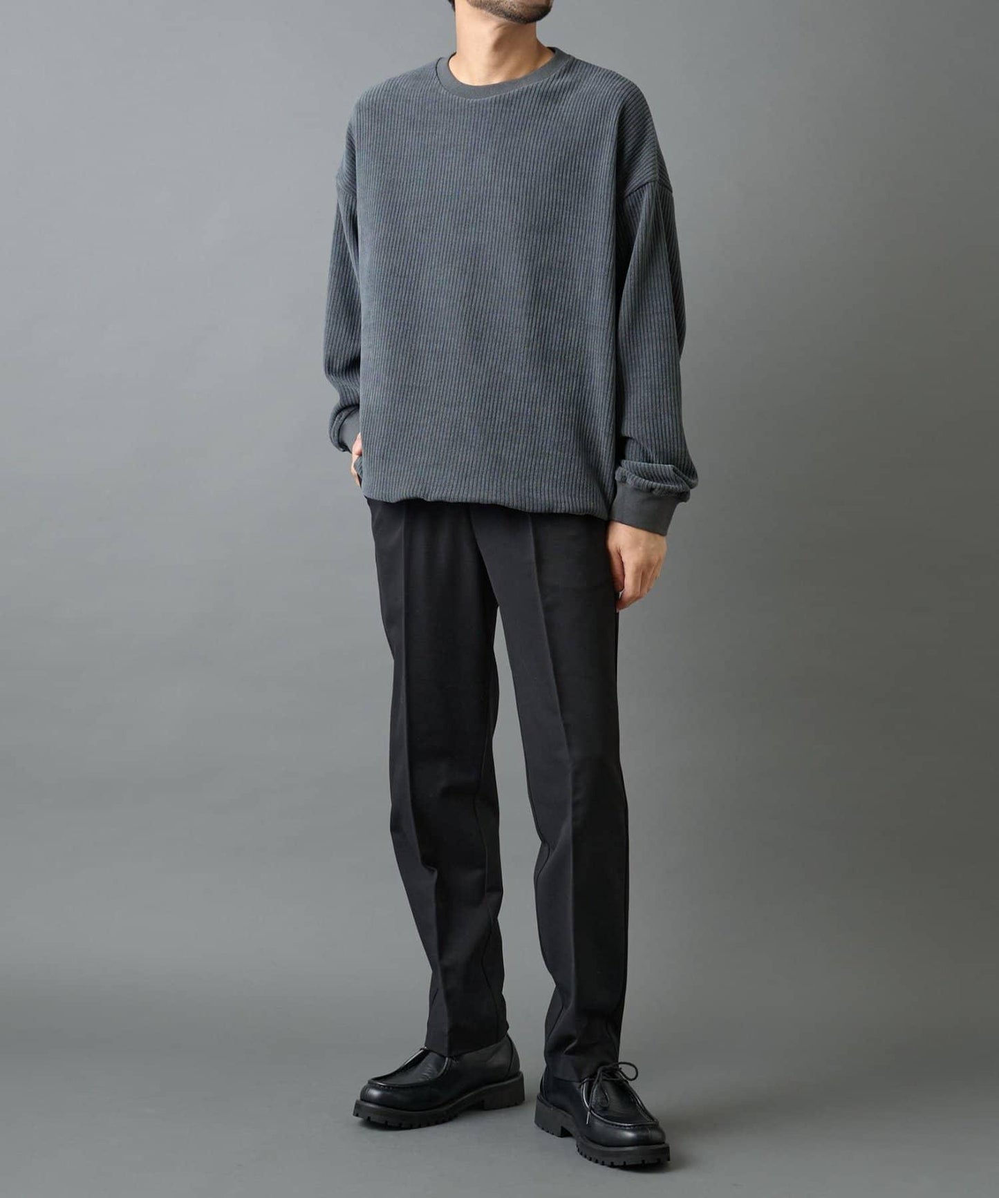 後開衩羊毛錐形休閒褲