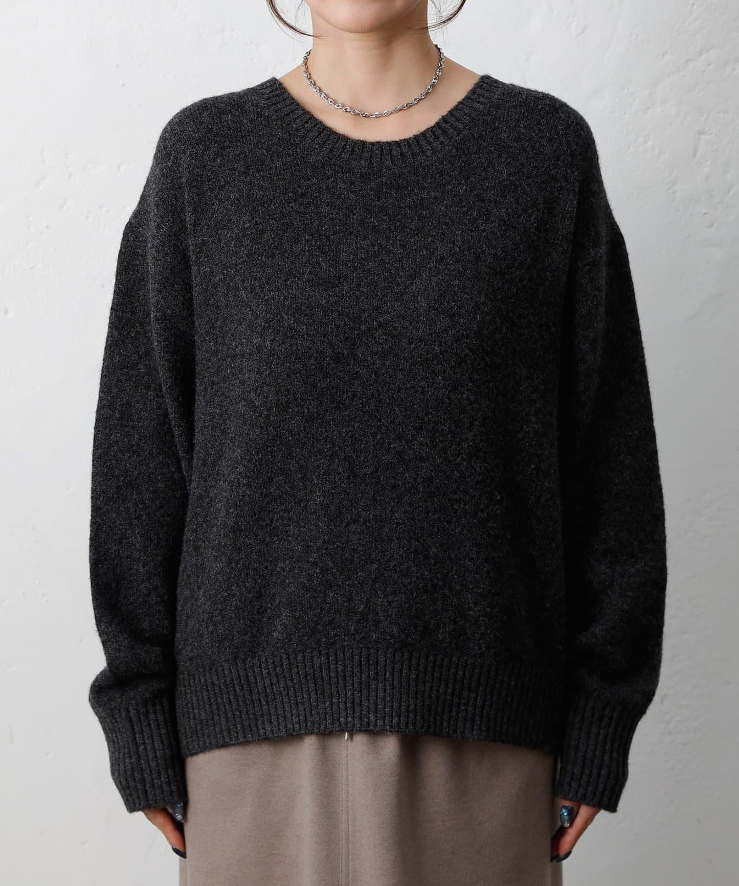 柔軟圓領針織套頭衫