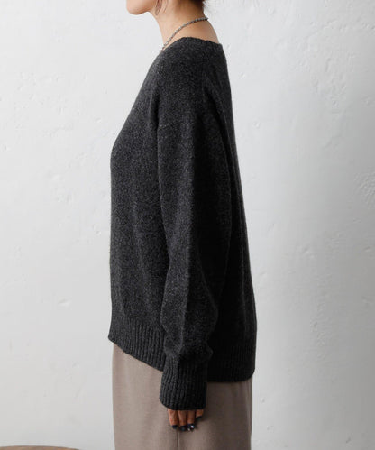 柔軟圓領針織套頭衫