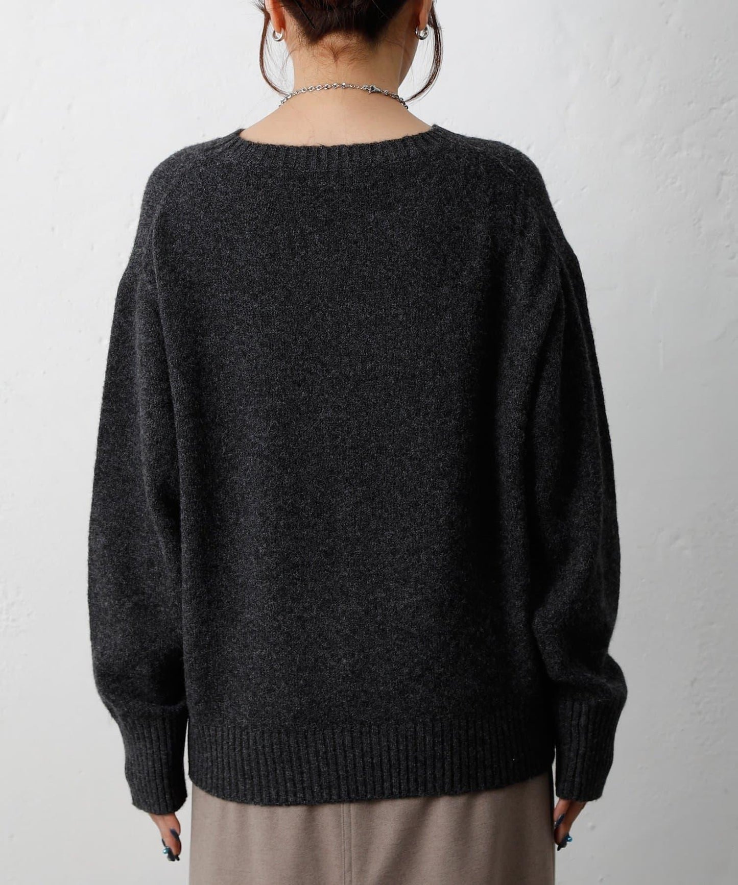 柔軟圓領針織套頭衫