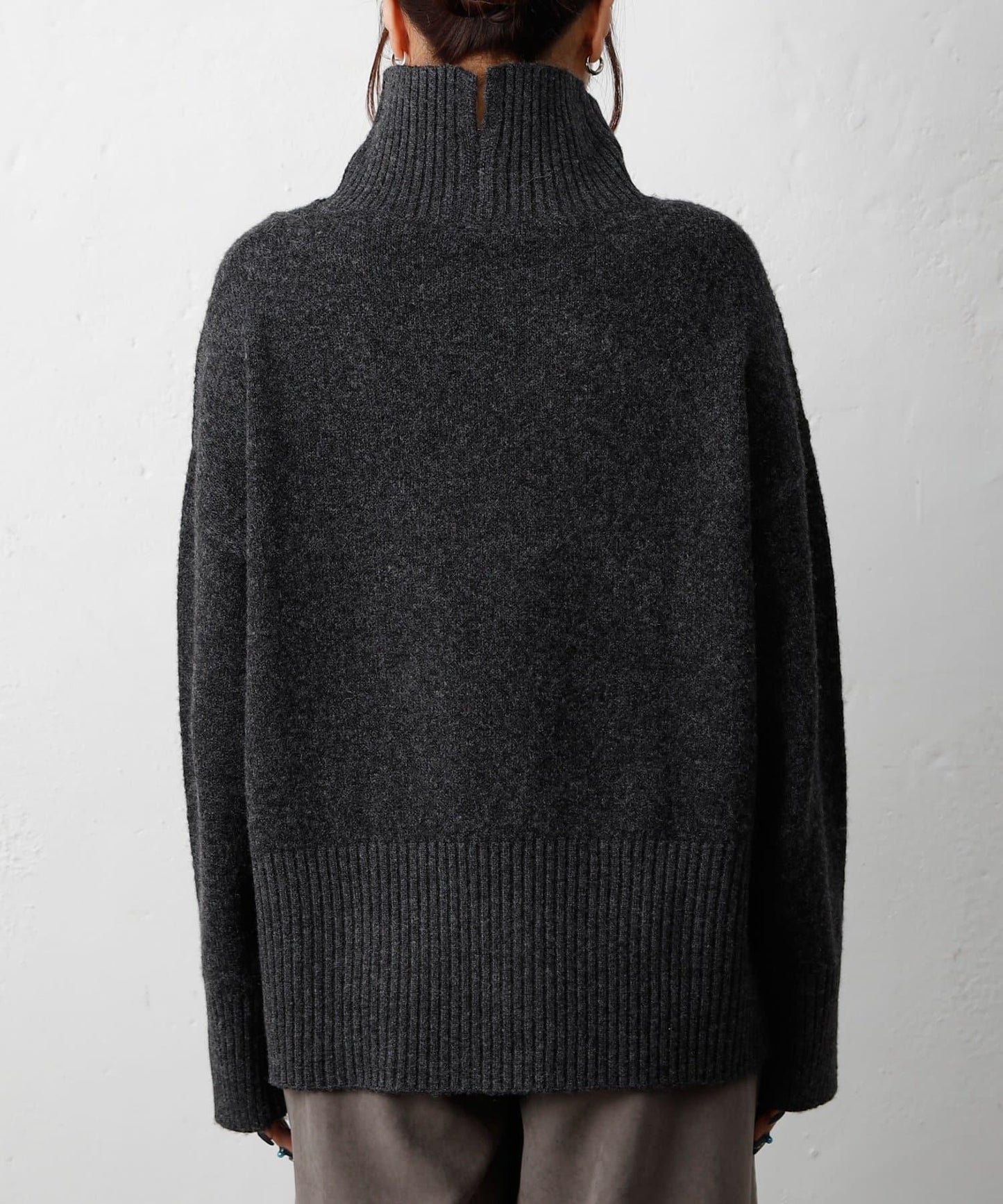 柔軟高領針織衫