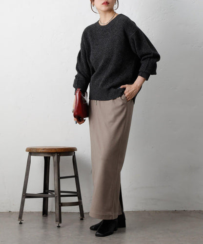 柔軟圓領針織套頭衫