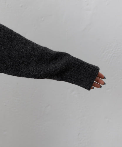 柔軟圓領針織套頭衫