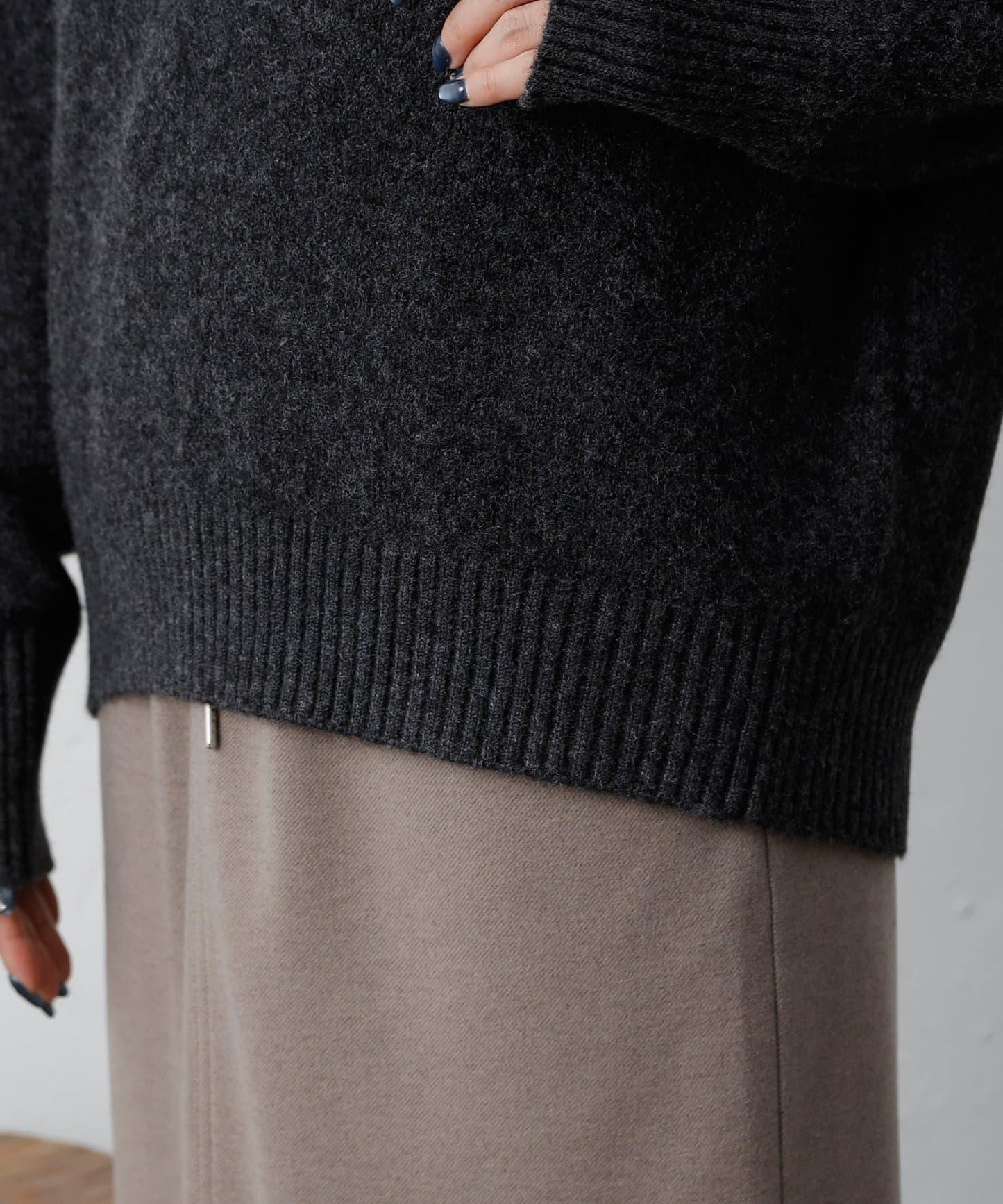 柔軟圓領針織套頭衫