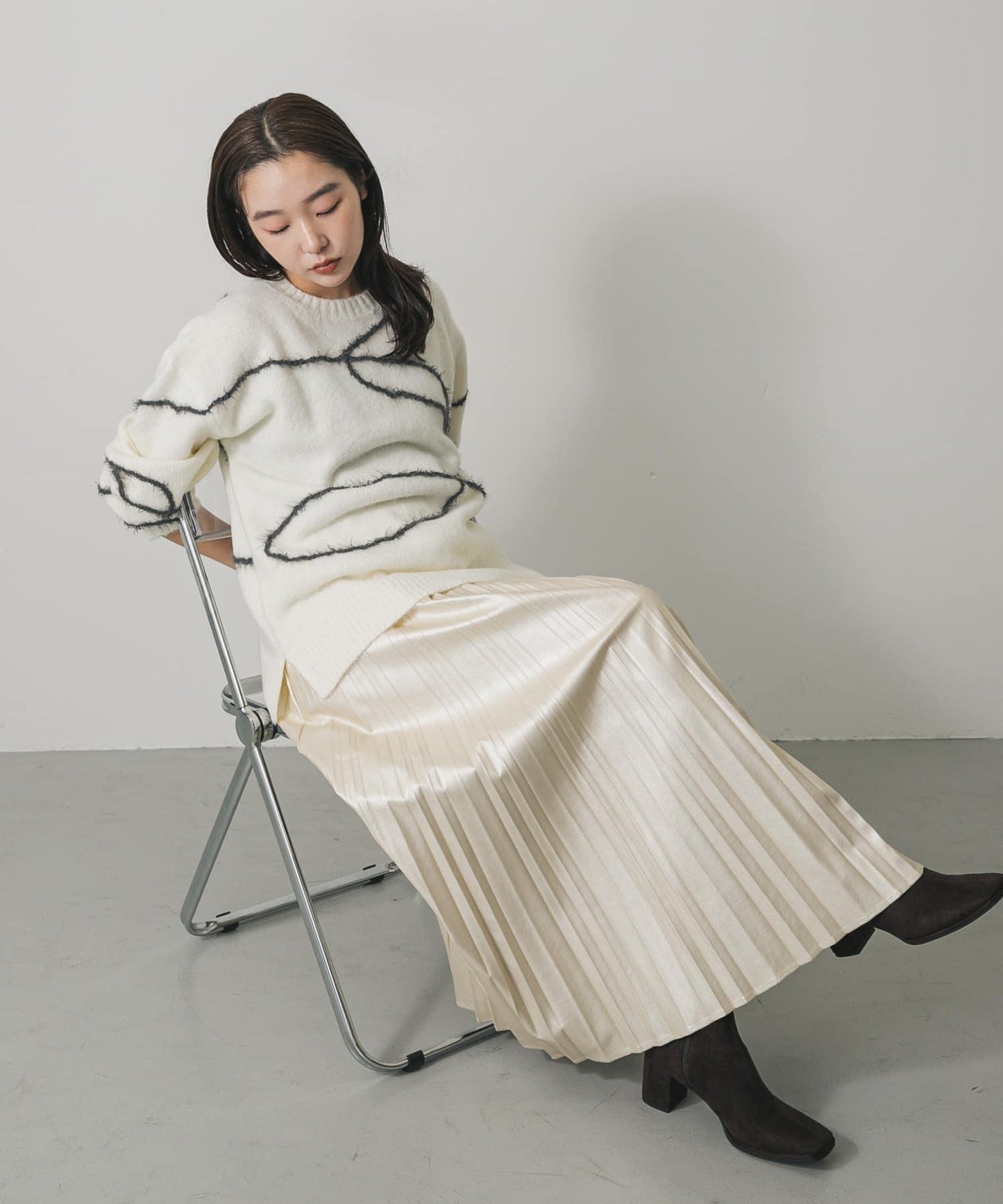 毛邊線條寬鬆針織衫