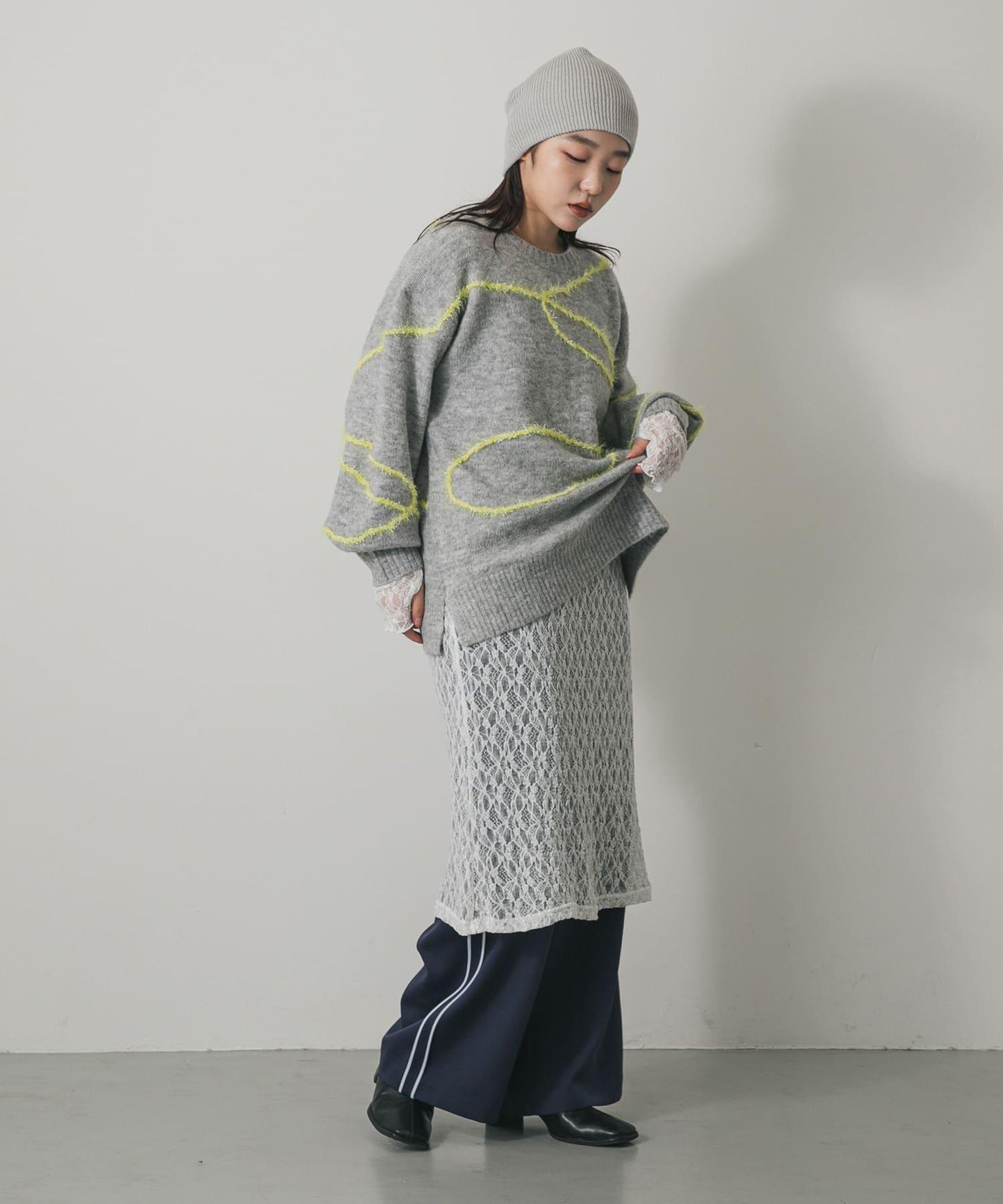 毛邊線條寬鬆針織衫