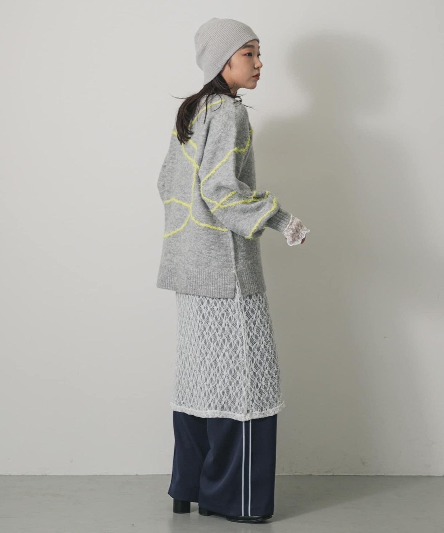 毛邊線條寬鬆針織衫