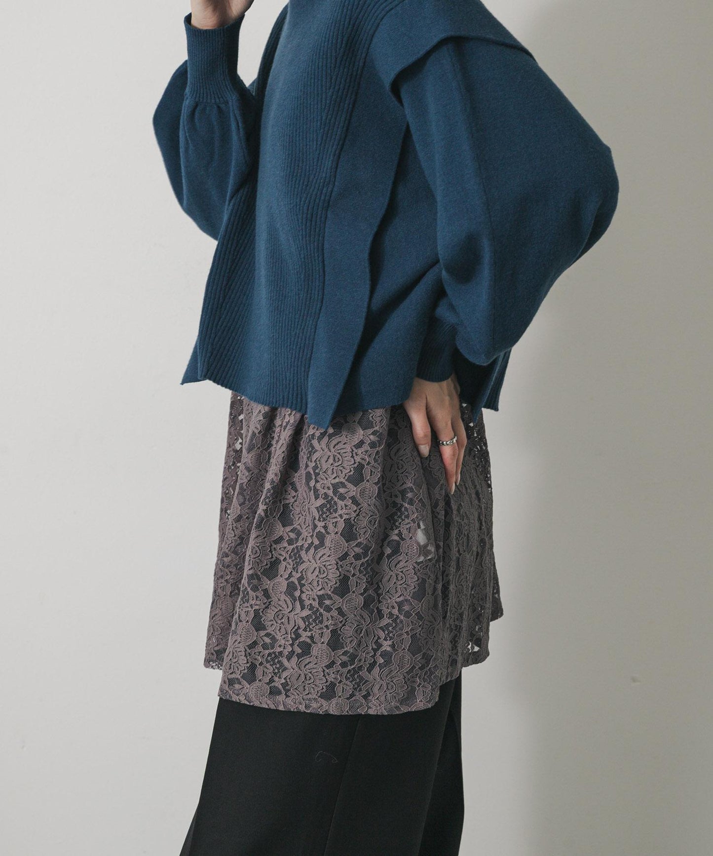 蕾絲吊帶長款上衣