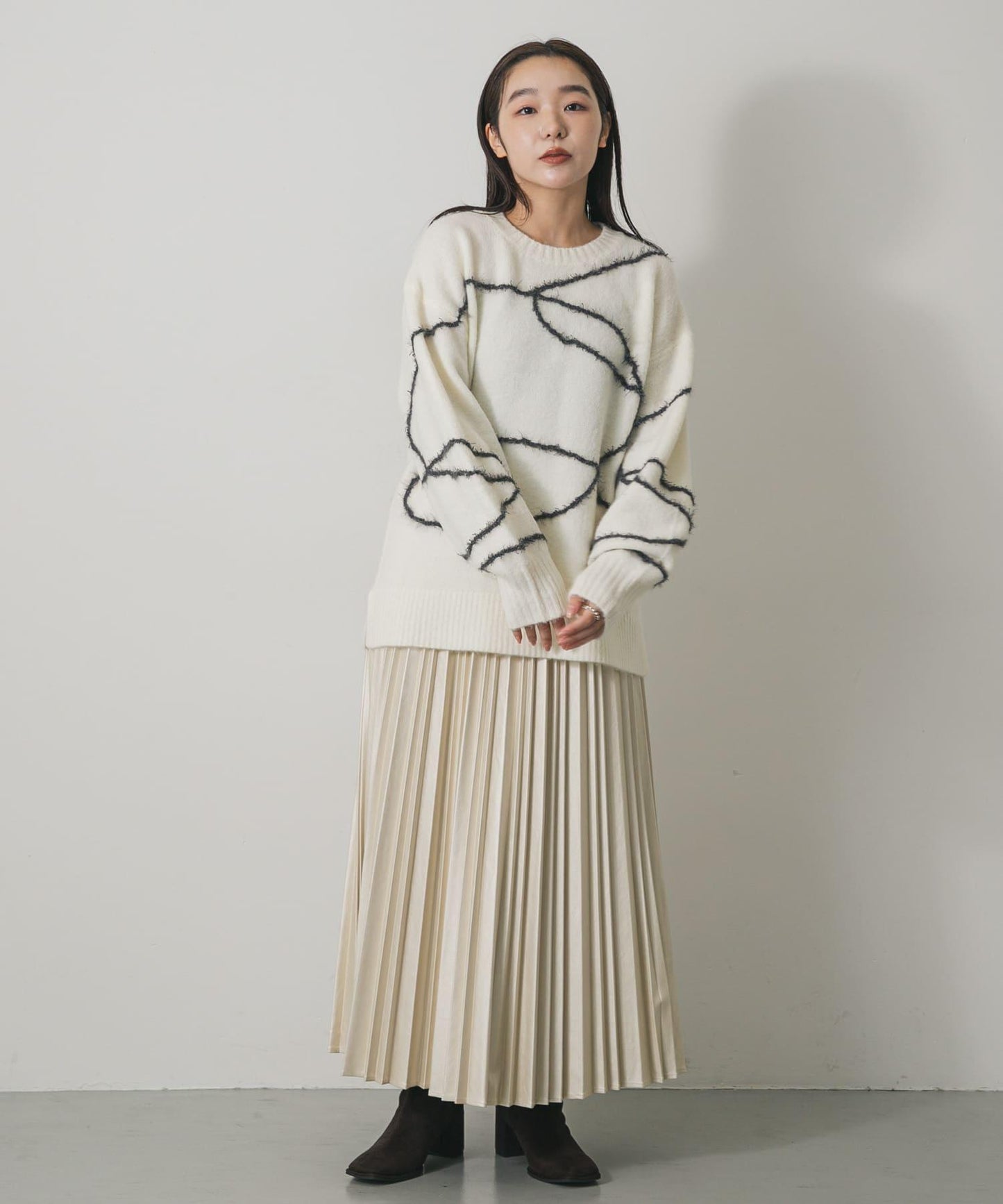 毛邊線條寬鬆針織衫