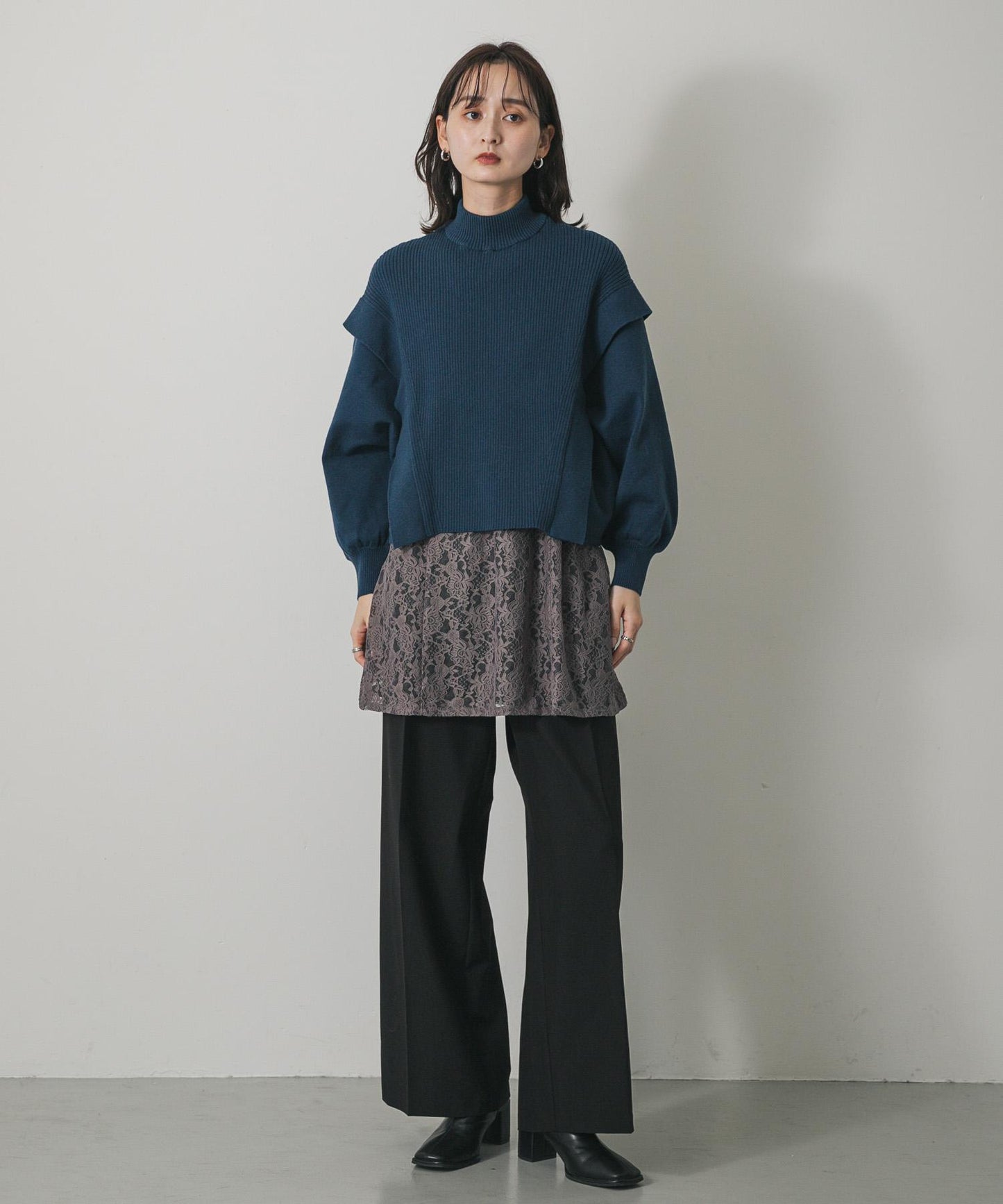 蕾絲吊帶長款上衣