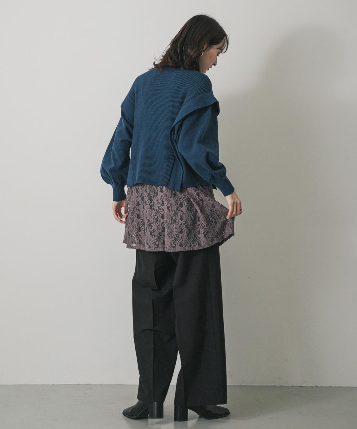 蕾絲吊帶長款上衣