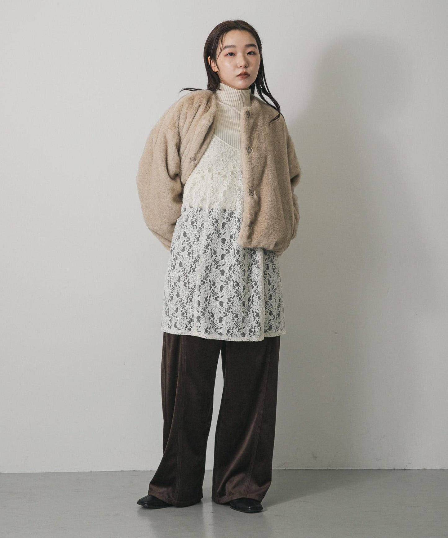 蕾絲吊帶長款上衣