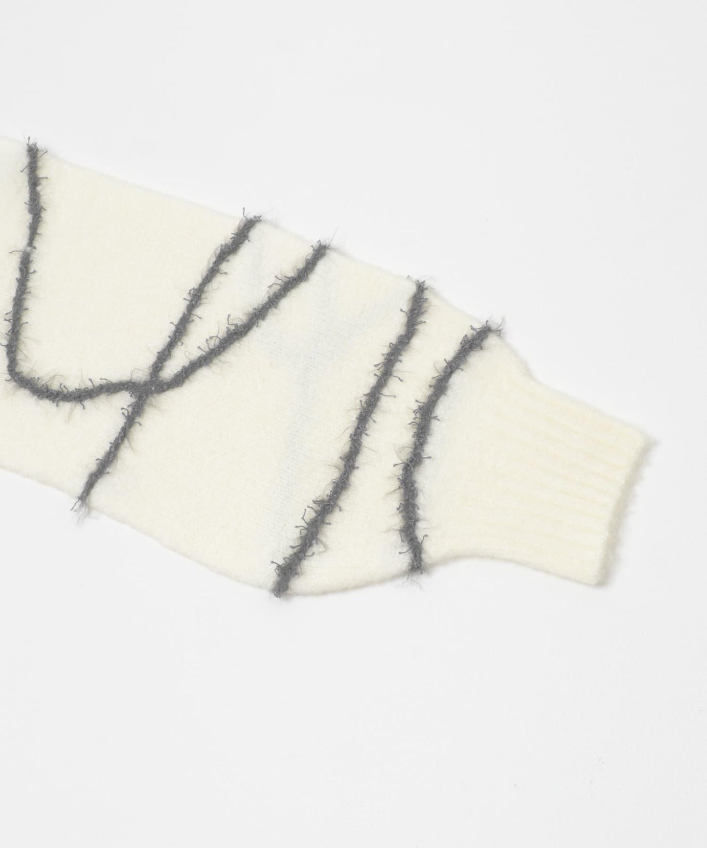 毛邊線條寬鬆針織衫