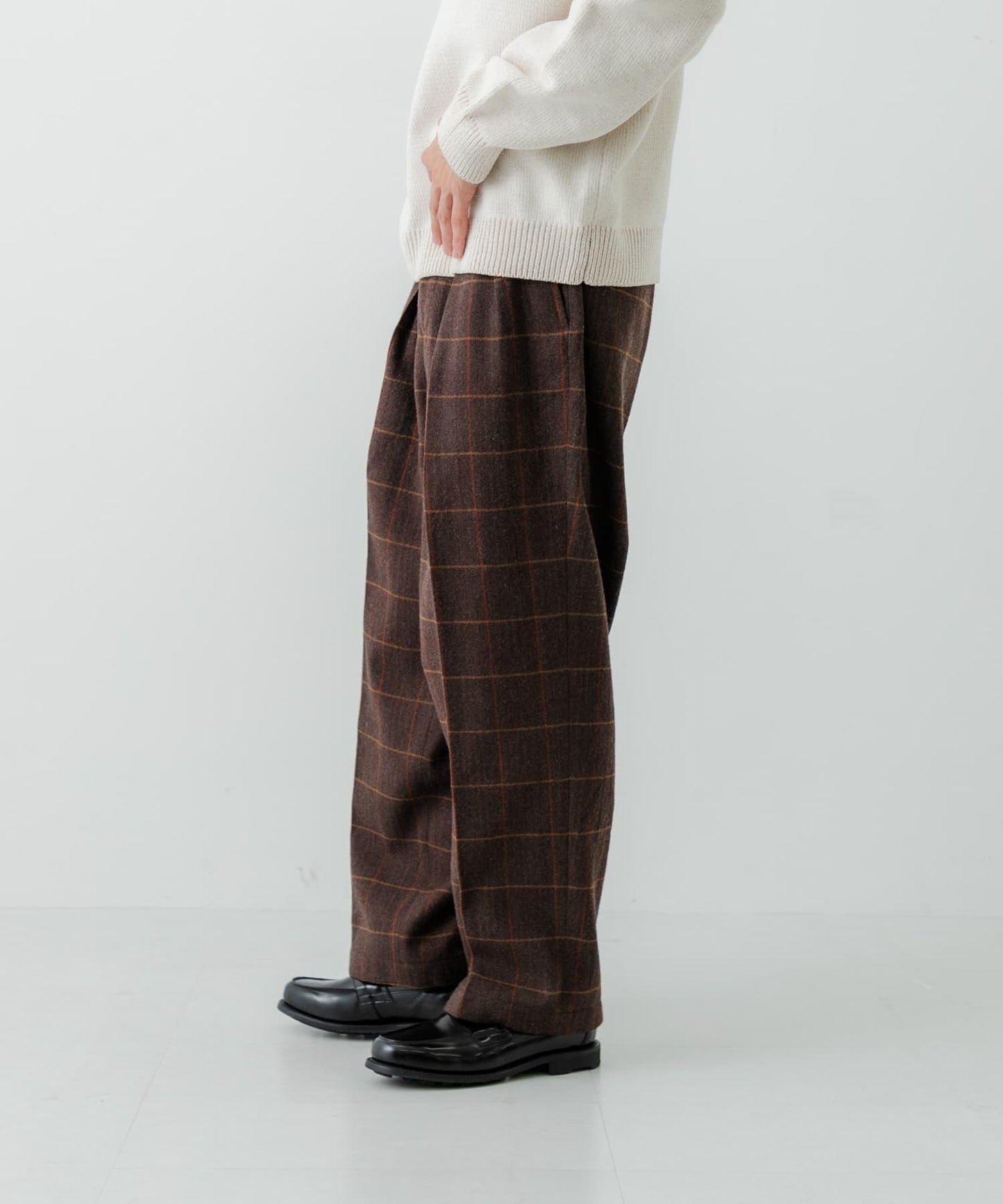 新款基礎款乾爽羊毛休閒長褲