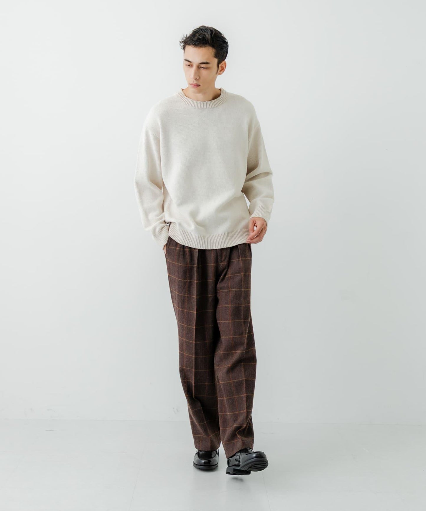 新款基礎款乾爽羊毛休閒長褲