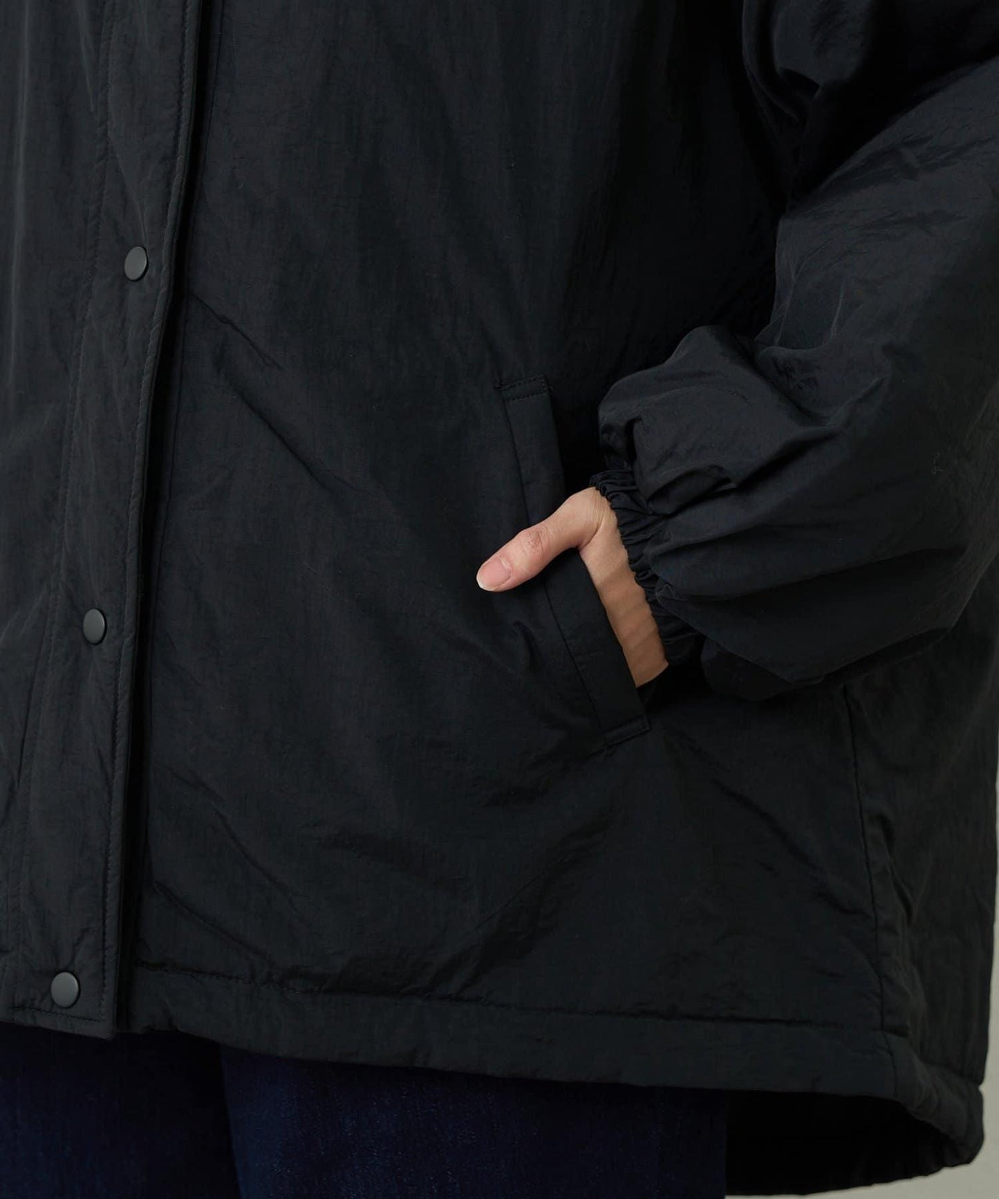 可多種搭配穿著的可雙面穿立領羽絨外套