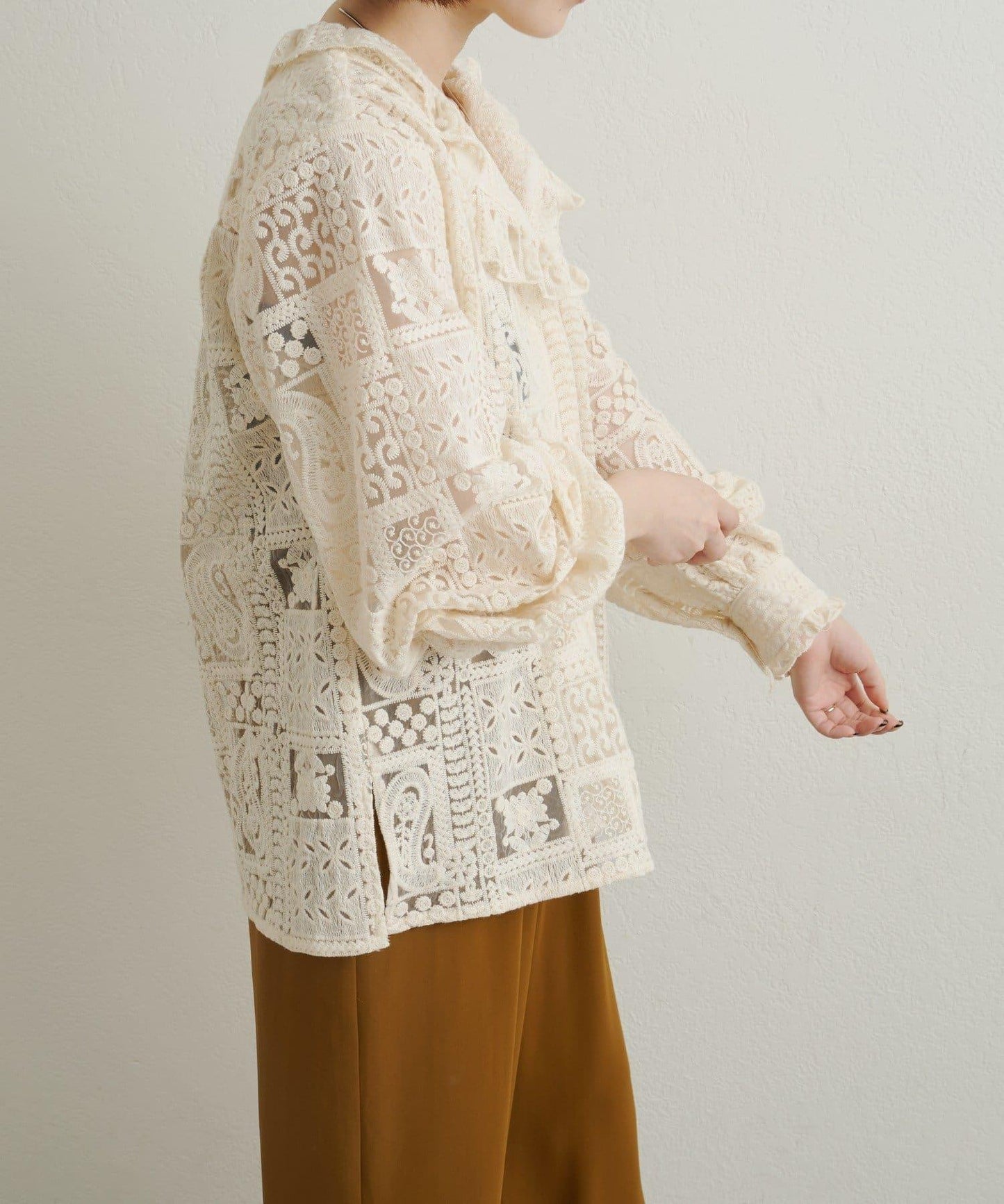 蕾絲荷葉邊襯衫