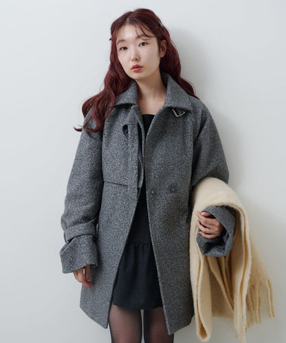 高領喇叭袖大衣