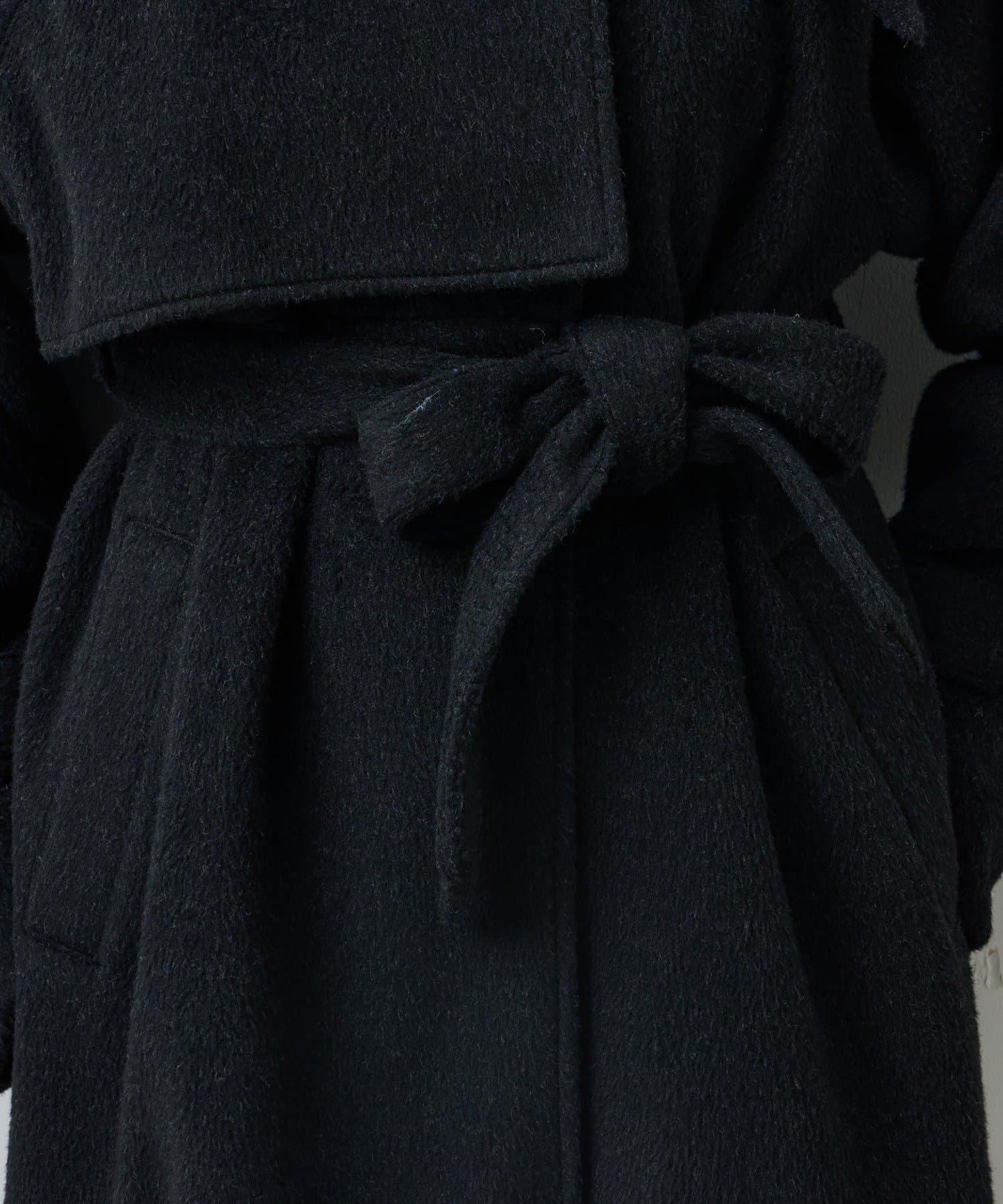 高領喇叭袖大衣