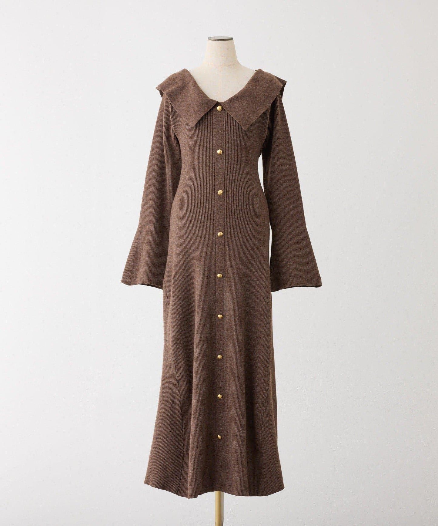 帶領金色紐釦針織長款連衣裙