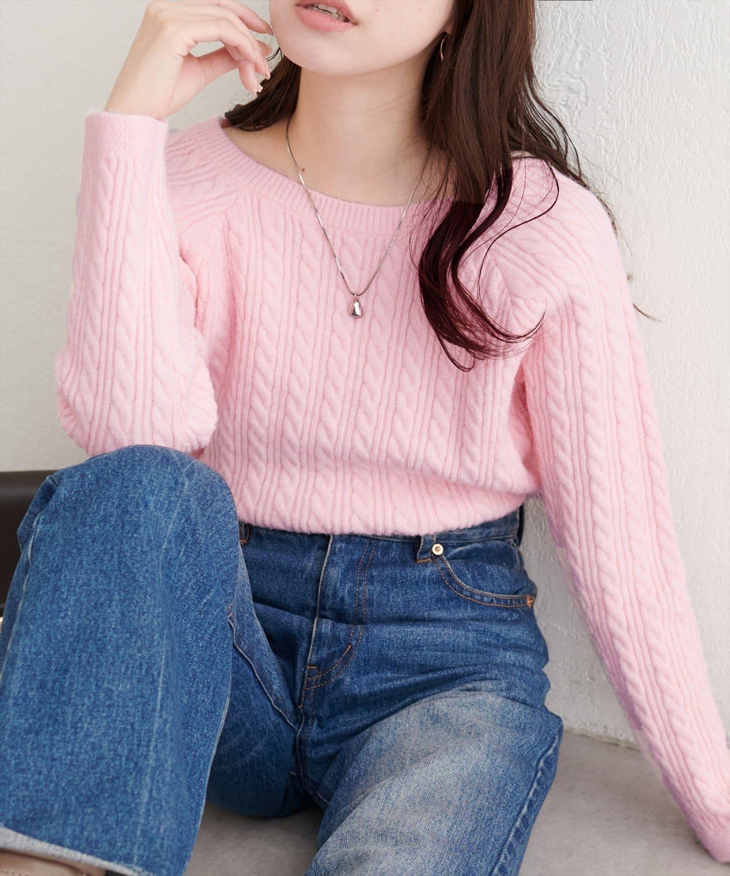 柔軟蓬鬆麻花針織套頭衫