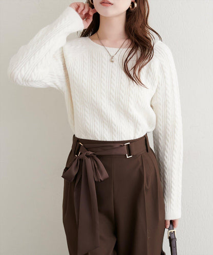柔軟蓬鬆麻花針織套頭衫