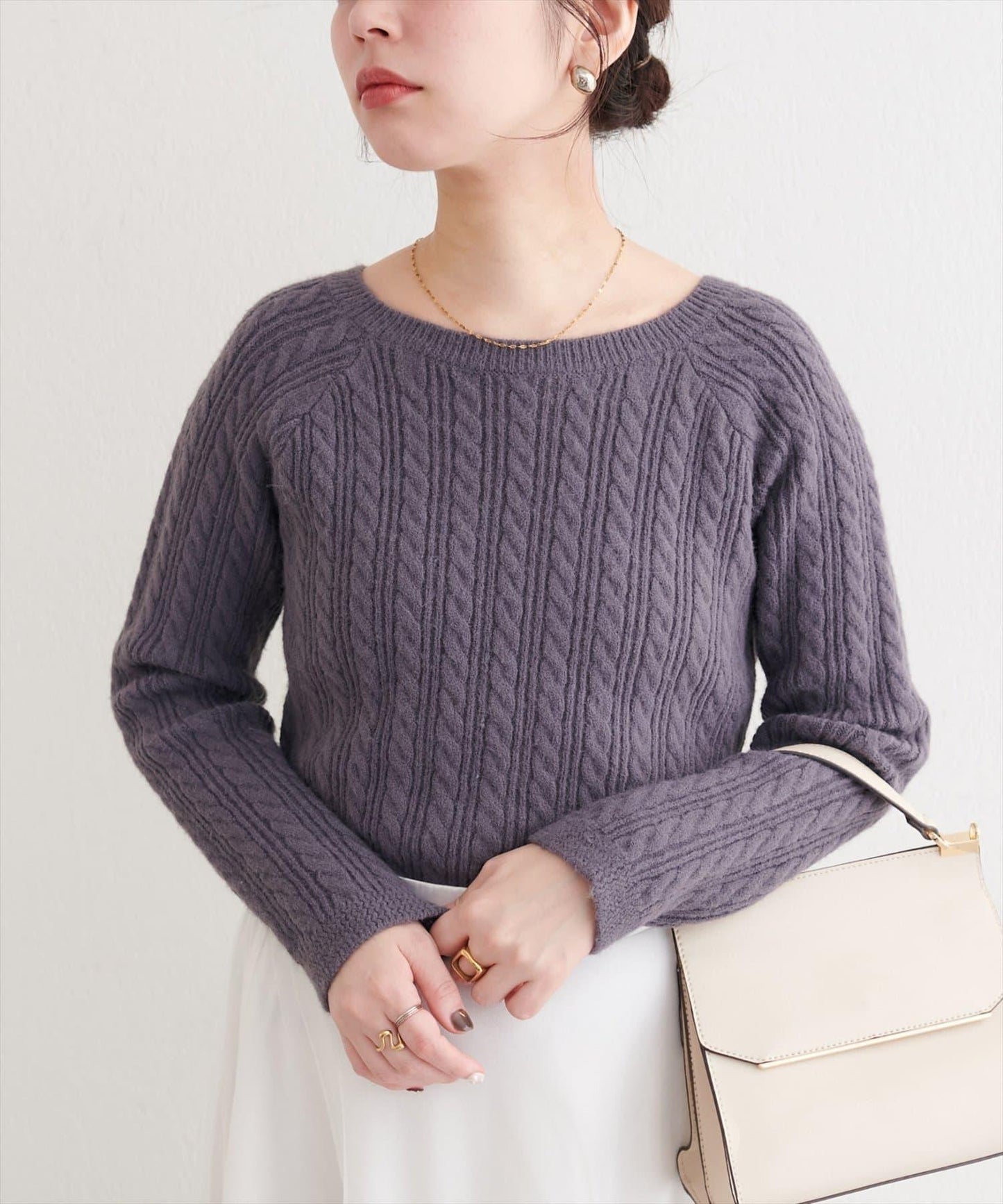 柔軟蓬鬆麻花針織套頭衫