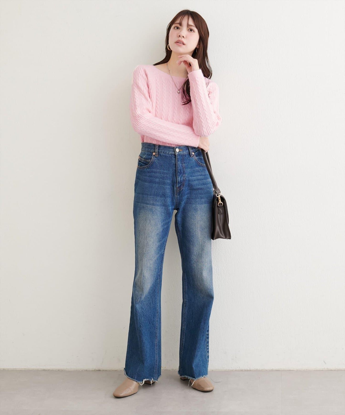 柔軟蓬鬆麻花針織套頭衫