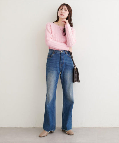 柔軟蓬鬆麻花針織套頭衫