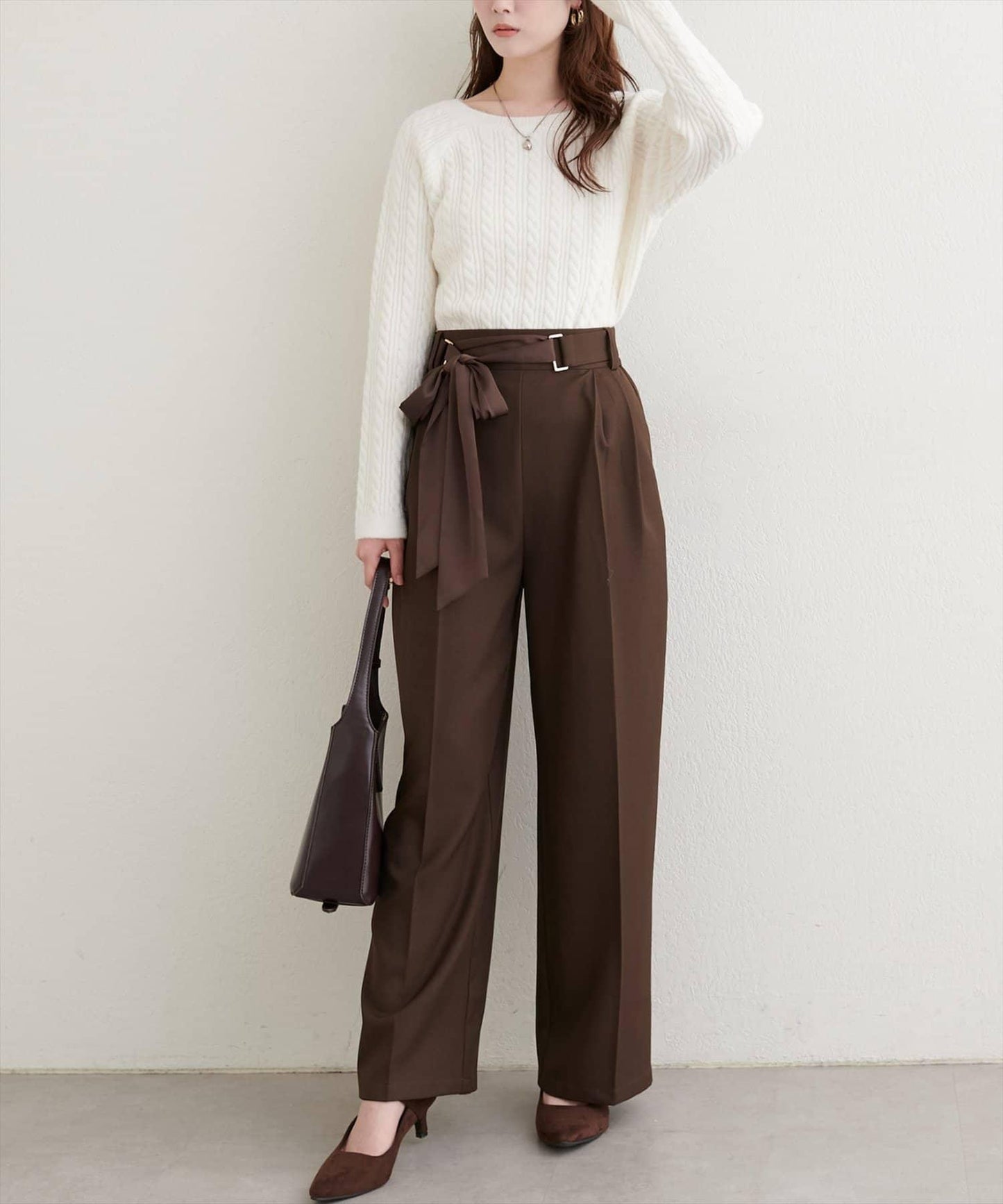 柔軟蓬鬆麻花針織套頭衫